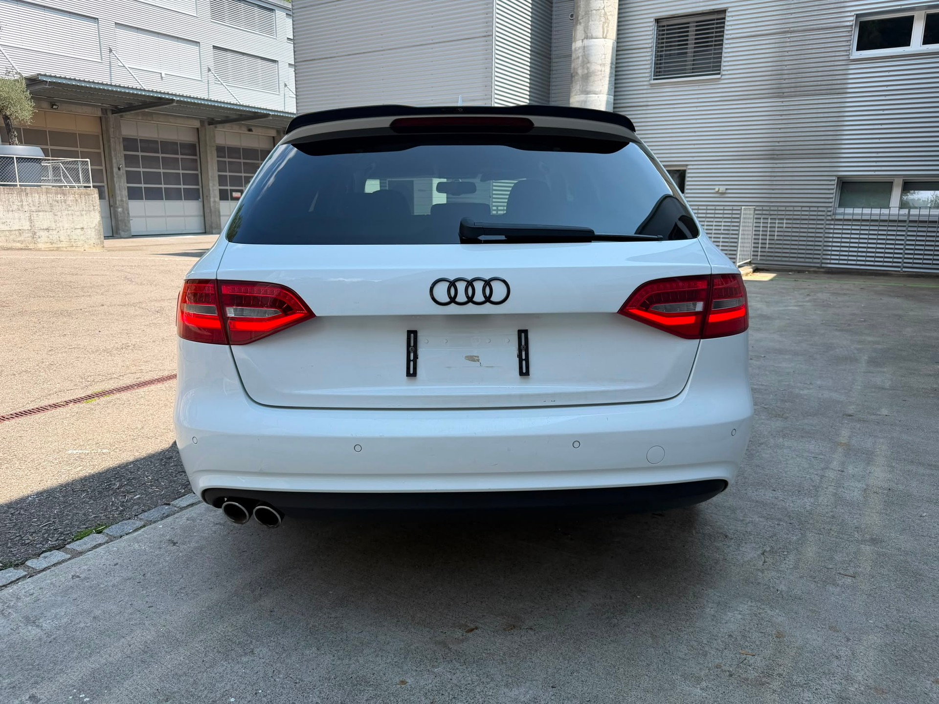 AUDI A4 Avant 2.0 TDI quattro S-tronic-image-4