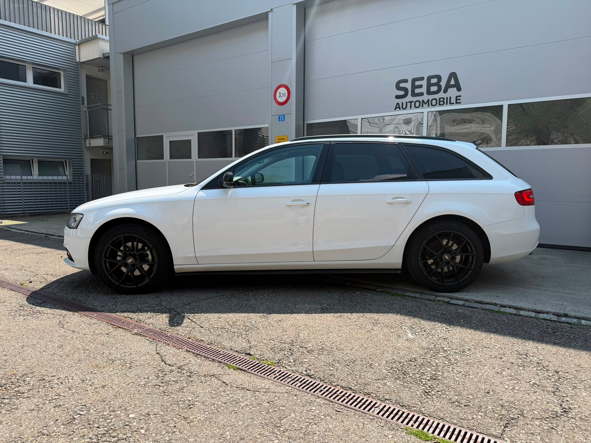 AUDI A4 Avant 2.0 TDI quattro S-tronic-image-2