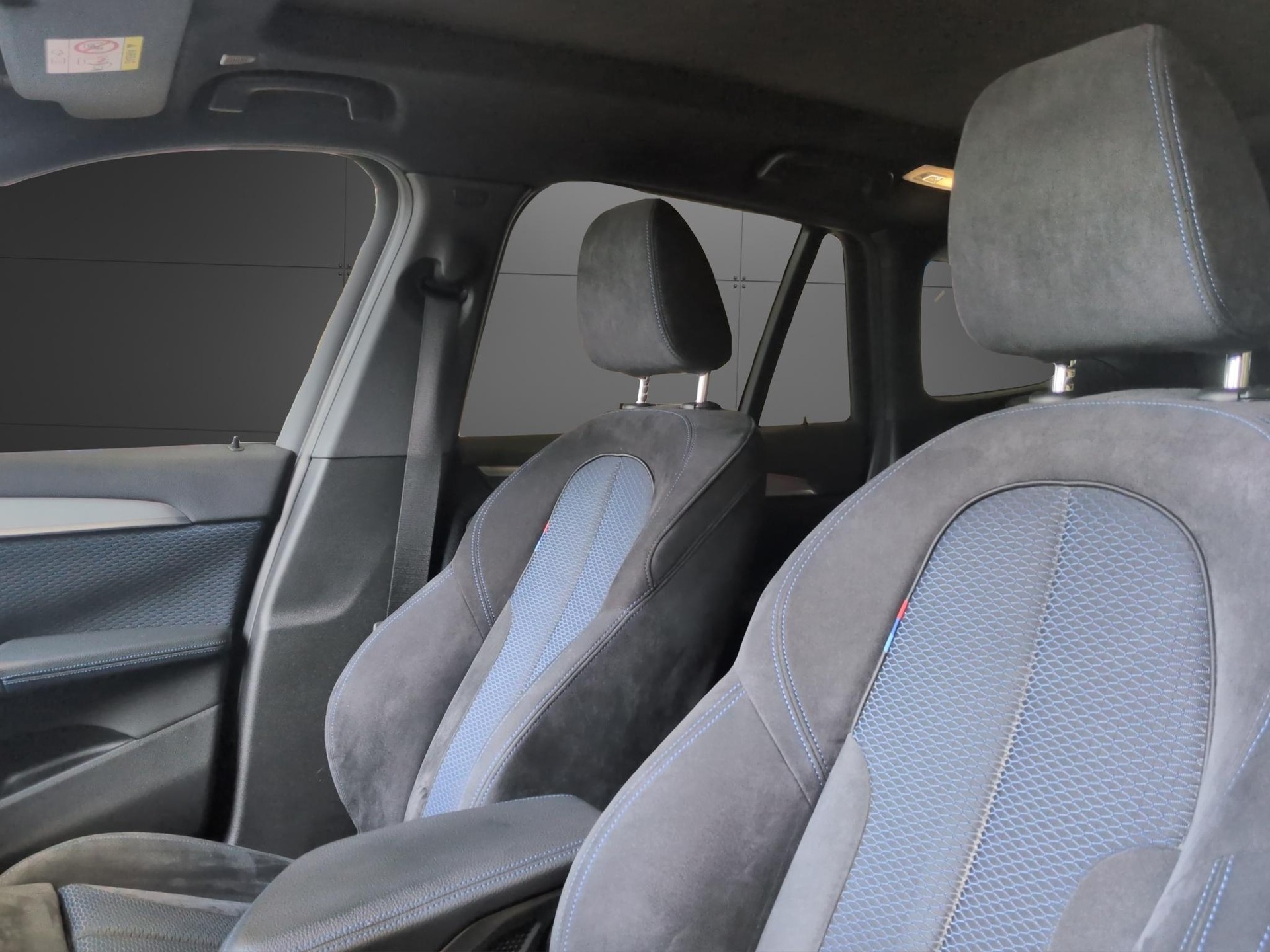 BMW X1 25i xDrive-image-7