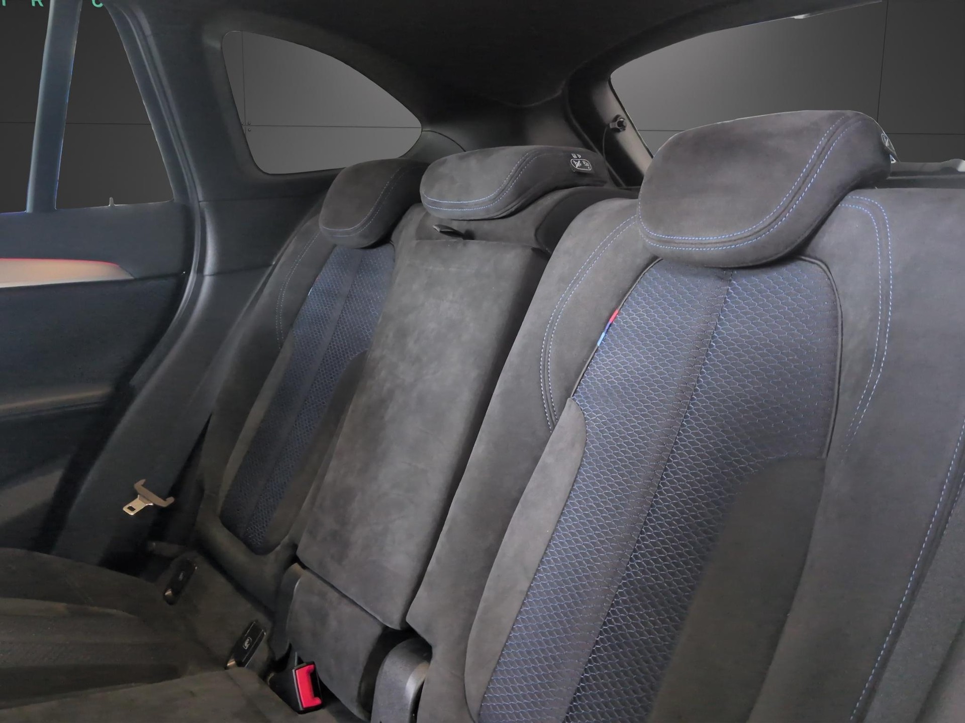 BMW X1 25i xDrive-image-16
