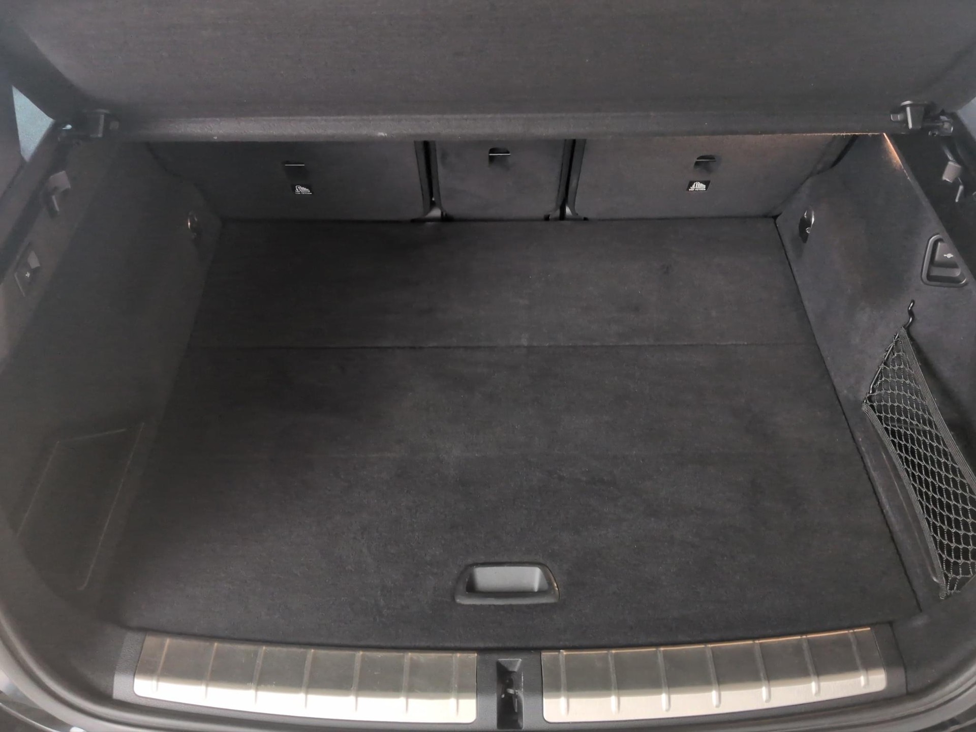 BMW X1 25i xDrive-image-15
