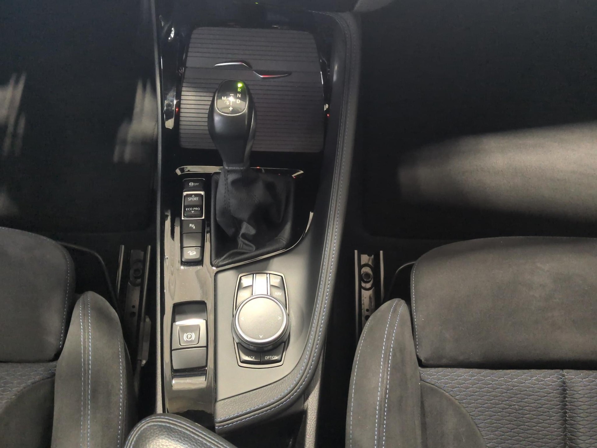 BMW X1 25i xDrive-image-9