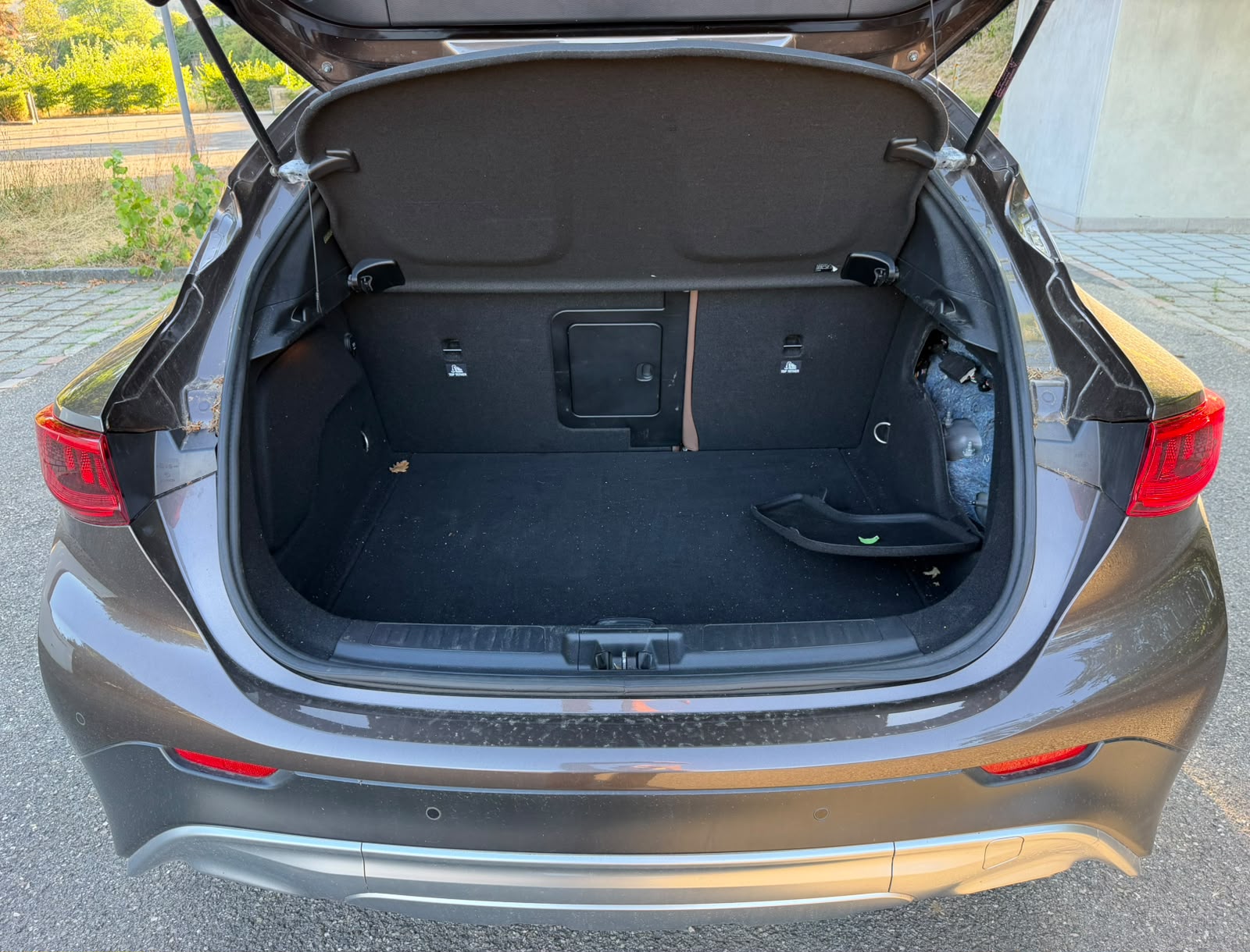 INFINITI QX30 2.2d Premium DCT AWD-image-13
