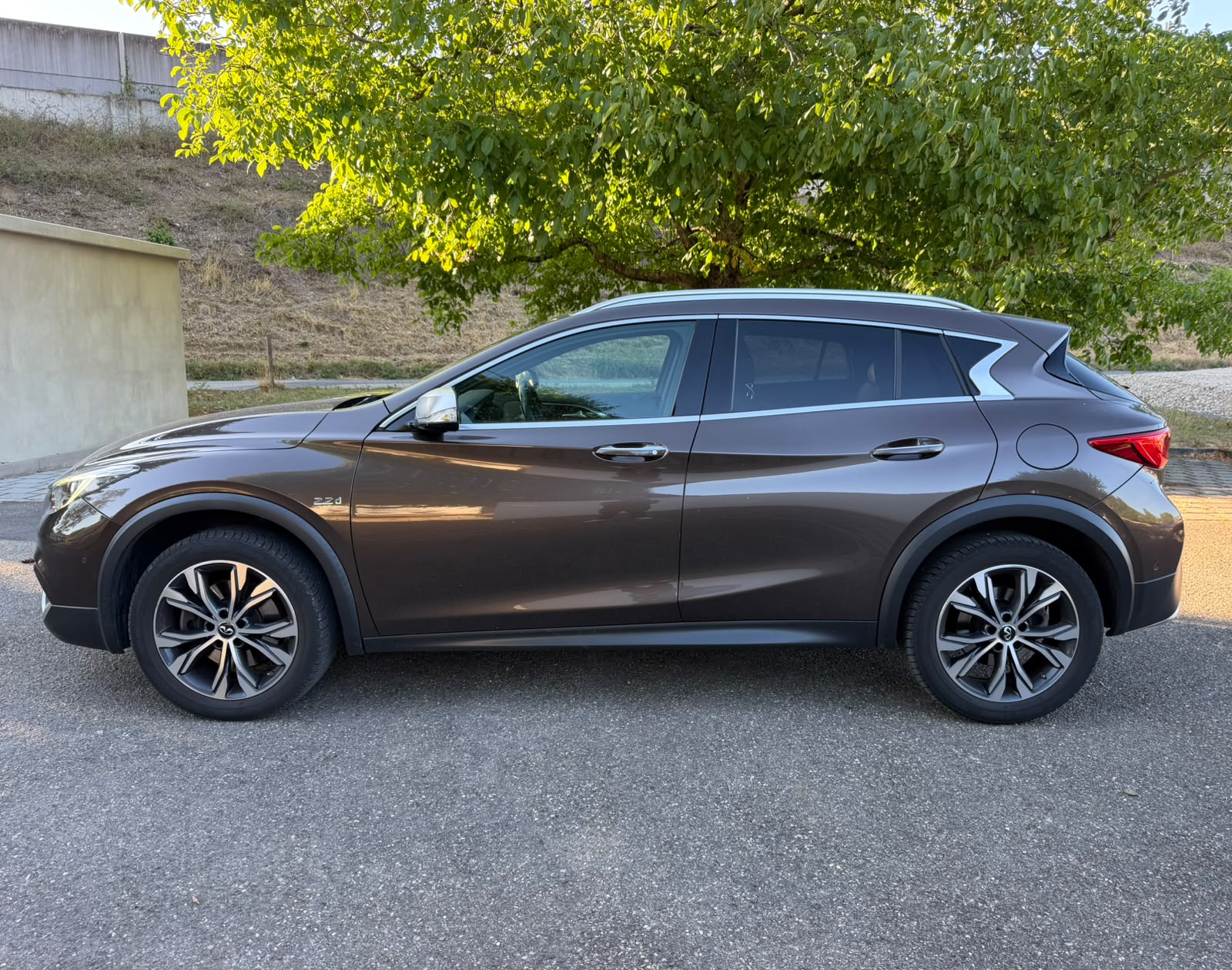 INFINITI QX30 2.2d Premium DCT AWD-image-1