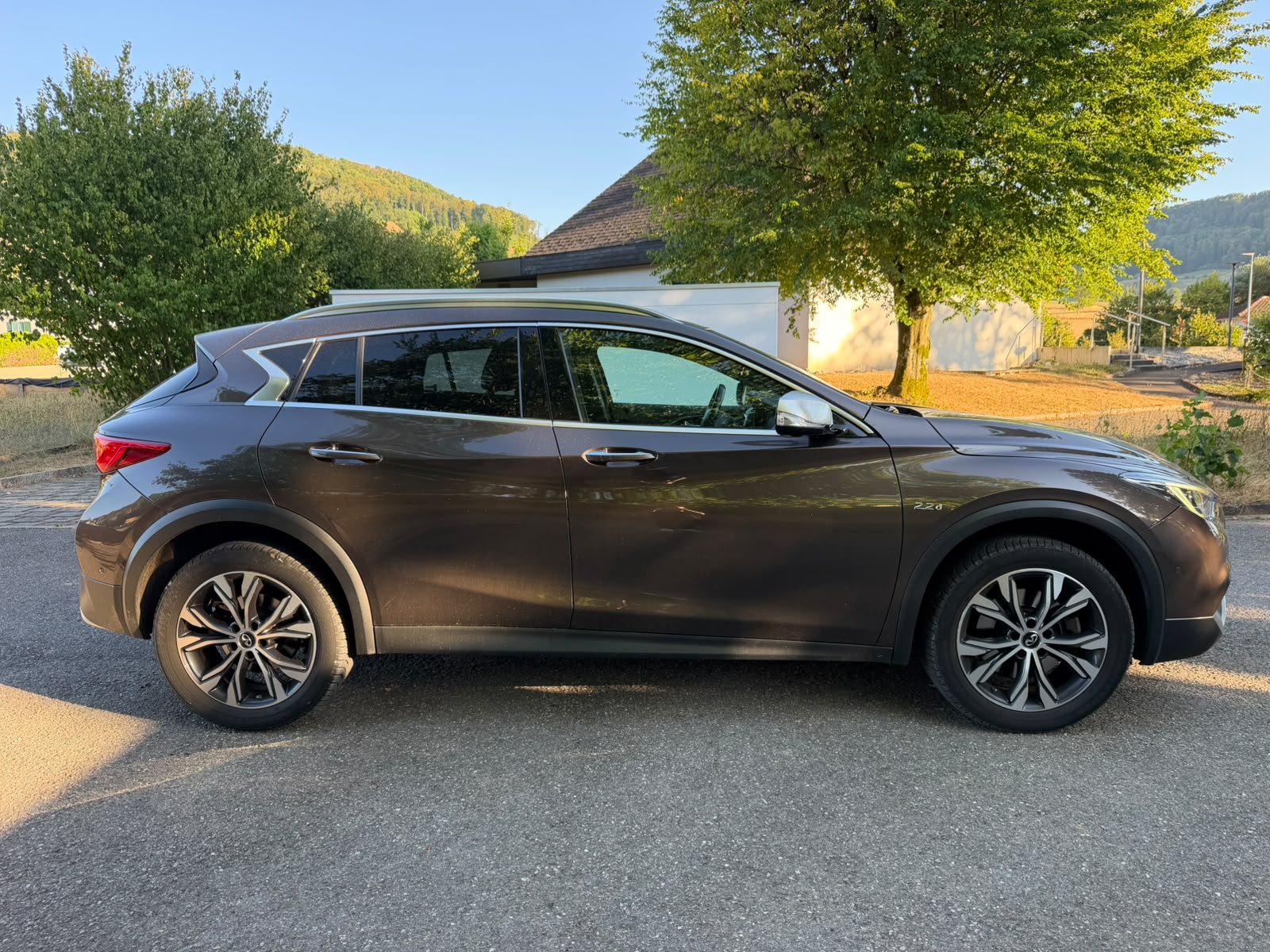 INFINITI QX30 2.2d Premium DCT AWD-image-5