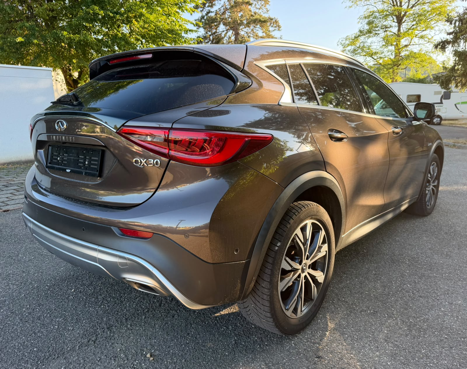 INFINITI QX30 2.2d Premium DCT AWD-image-4