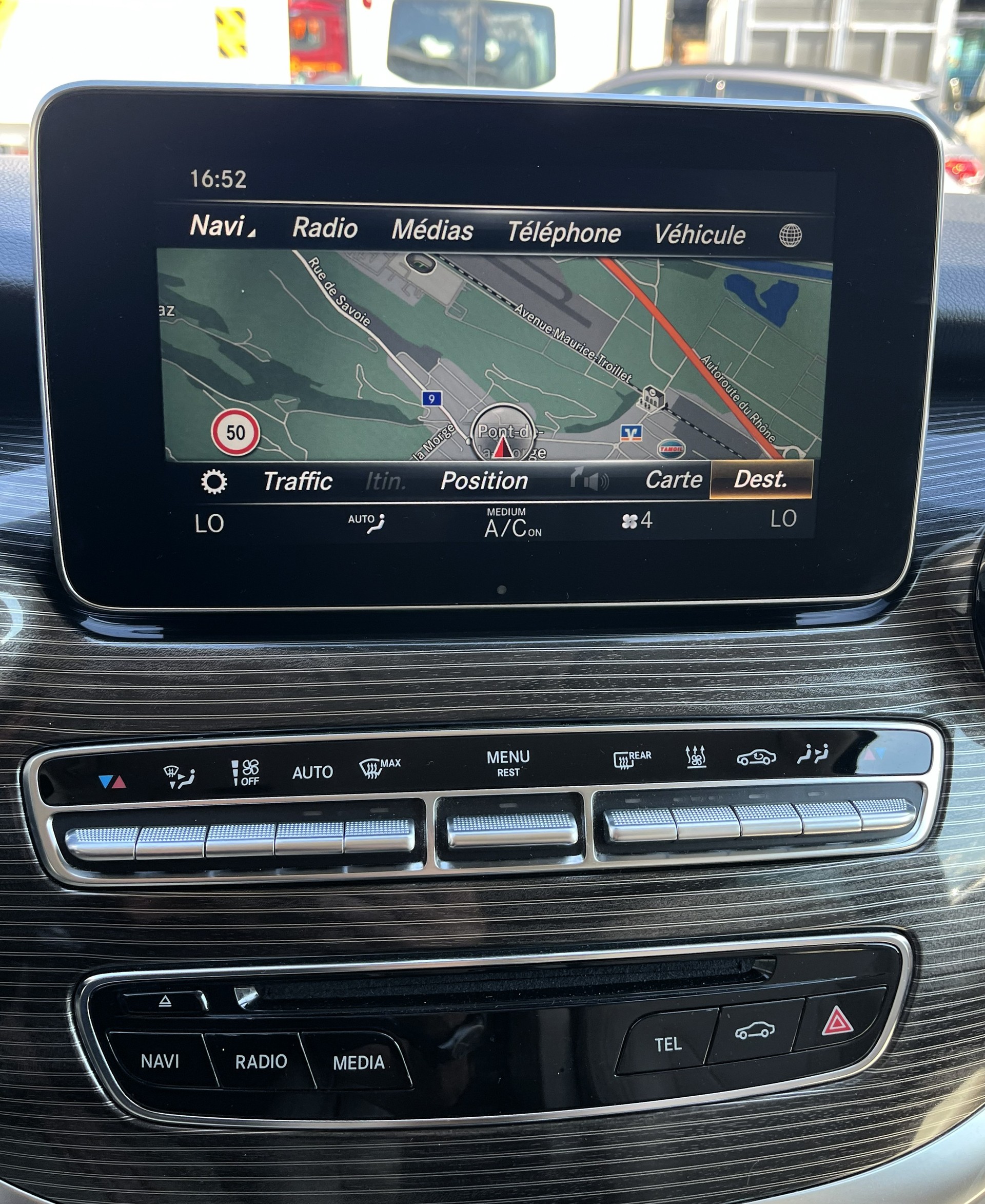 MERCEDES-BENZ V 300 d Avantgarde kompakt 4Matic 9G-Tronic-image-10