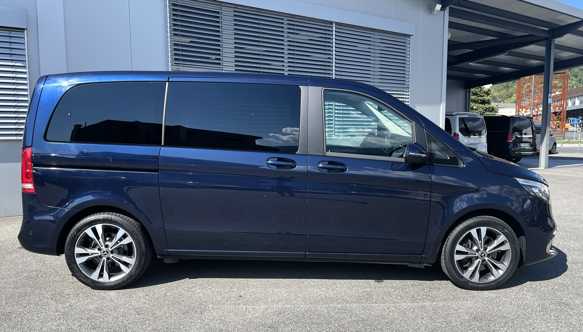 MERCEDES-BENZ V 300 d Avantgarde kompakt 4Matic 9G-Tronic-image-1