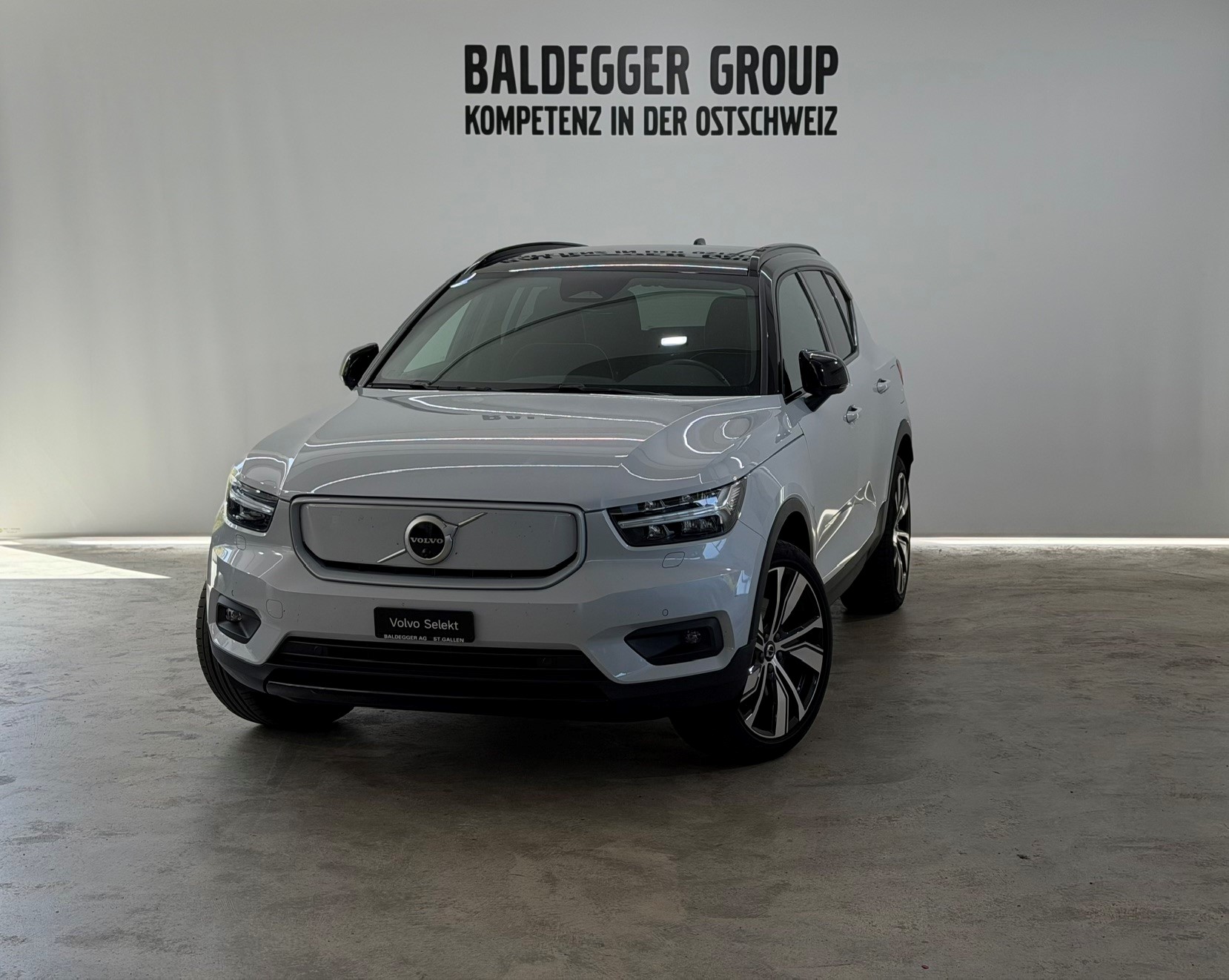 VOLVO XC40 P8 Twin R-Design AWD-image-0