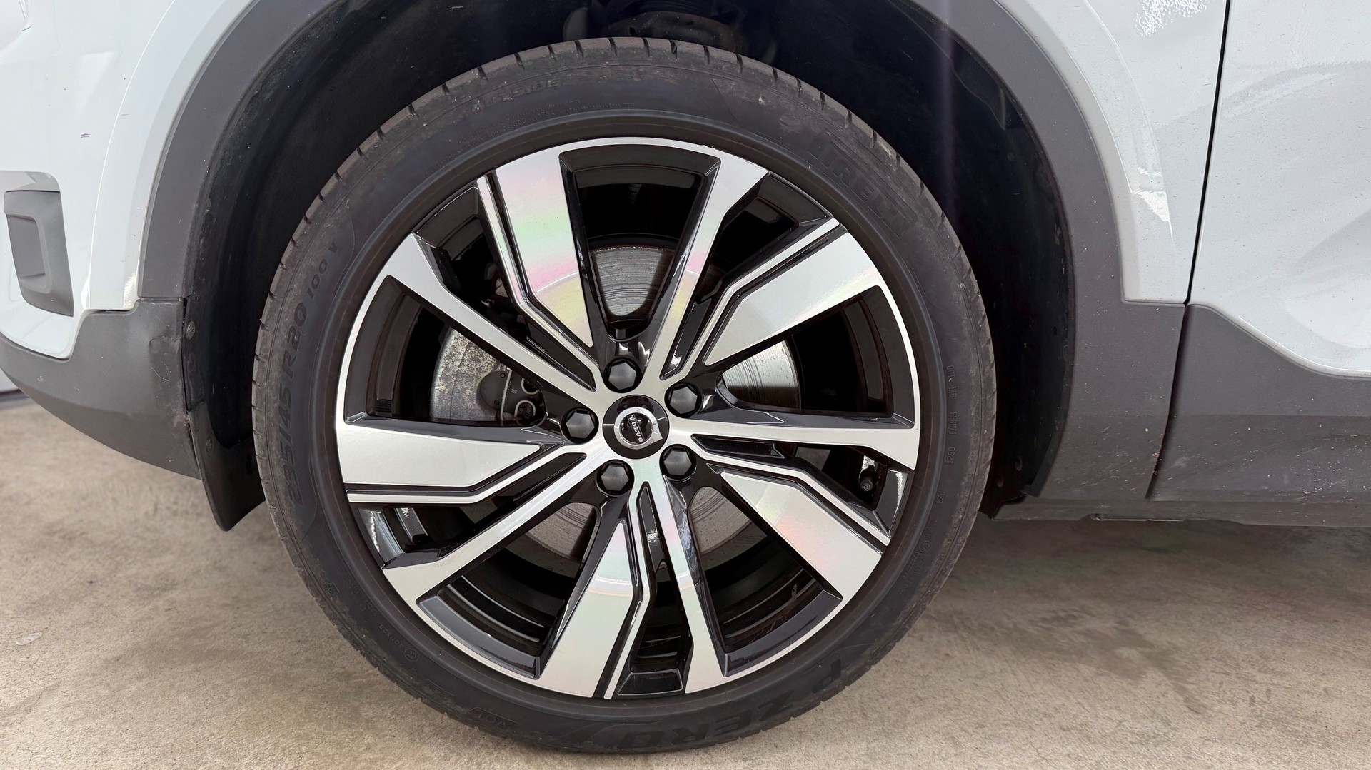 VOLVO XC40 P8 Twin R-Design AWD-image-8