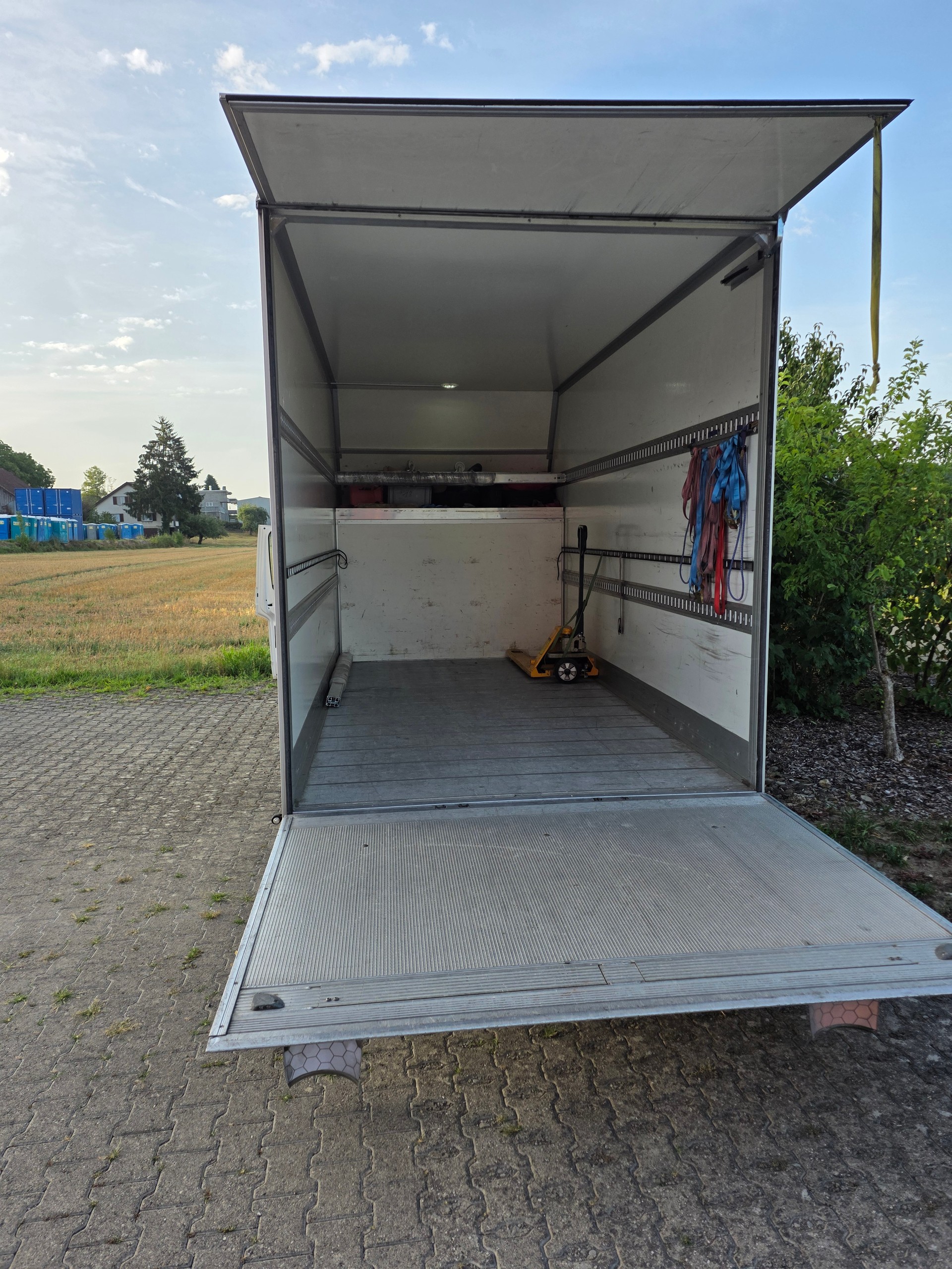 VW T6 TDI 2.0 DSG mit Kastenaufbau und Hebebühne-image-10