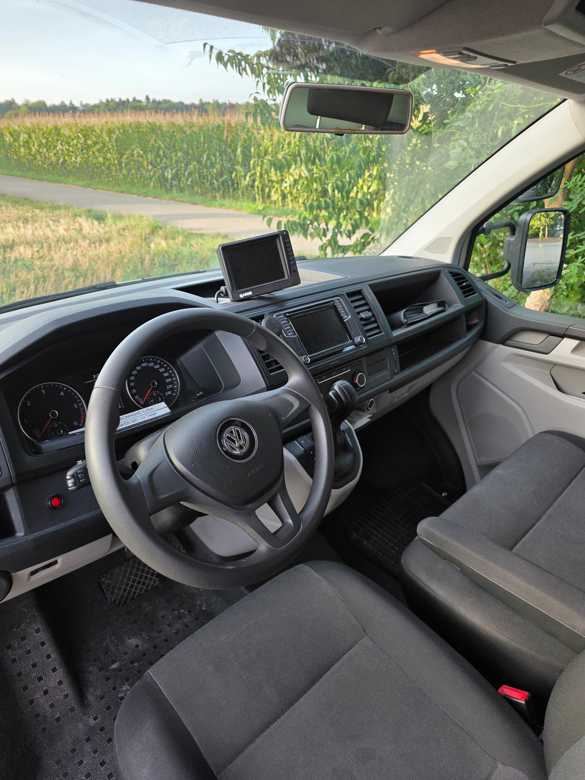 VW T6 TDI 2.0 DSG mit Kastenaufbau und Hebebühne-image-11
