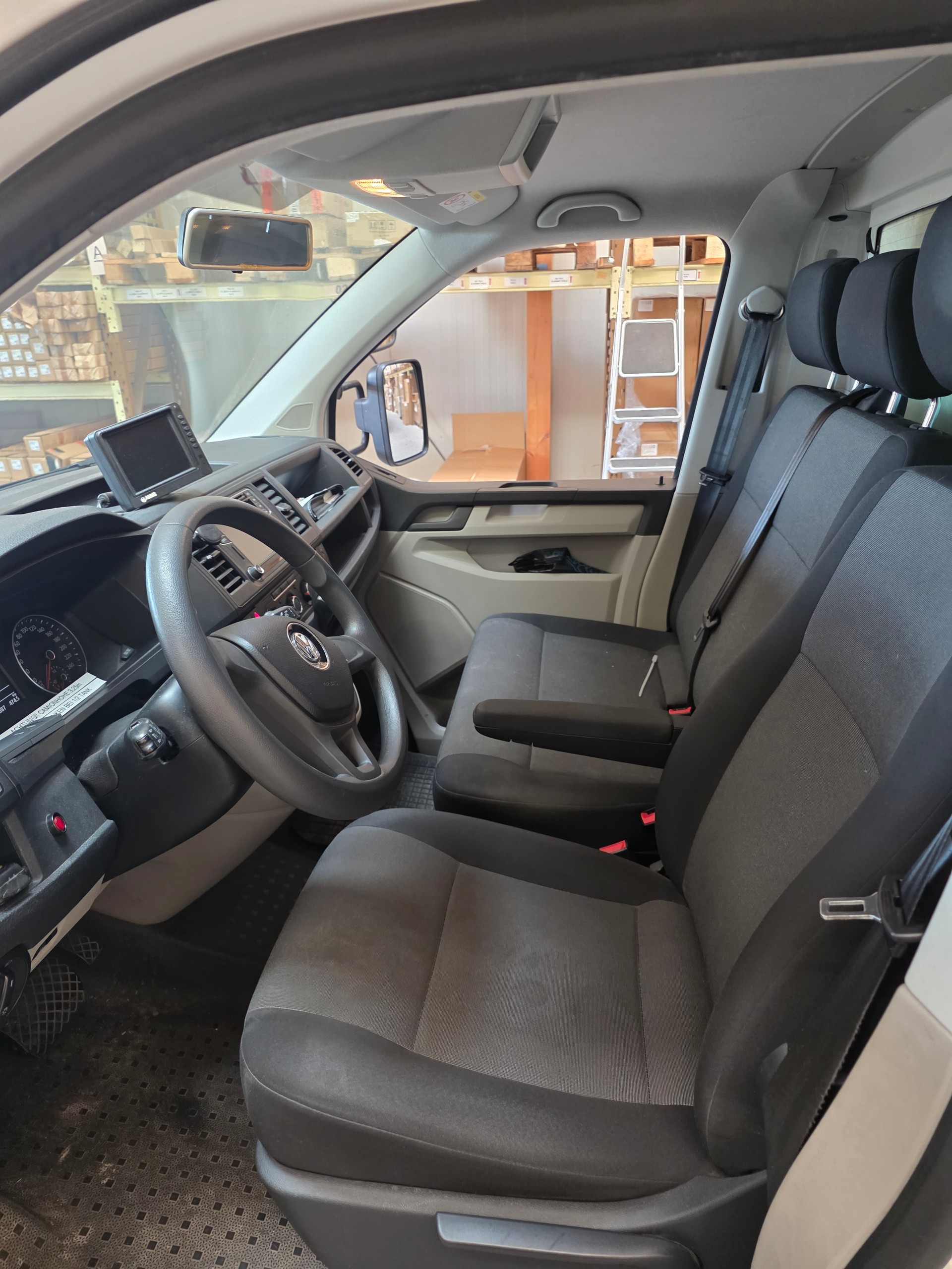 VW T6 TDI 2.0 DSG mit Kastenaufbau und Hebebühne-image-3