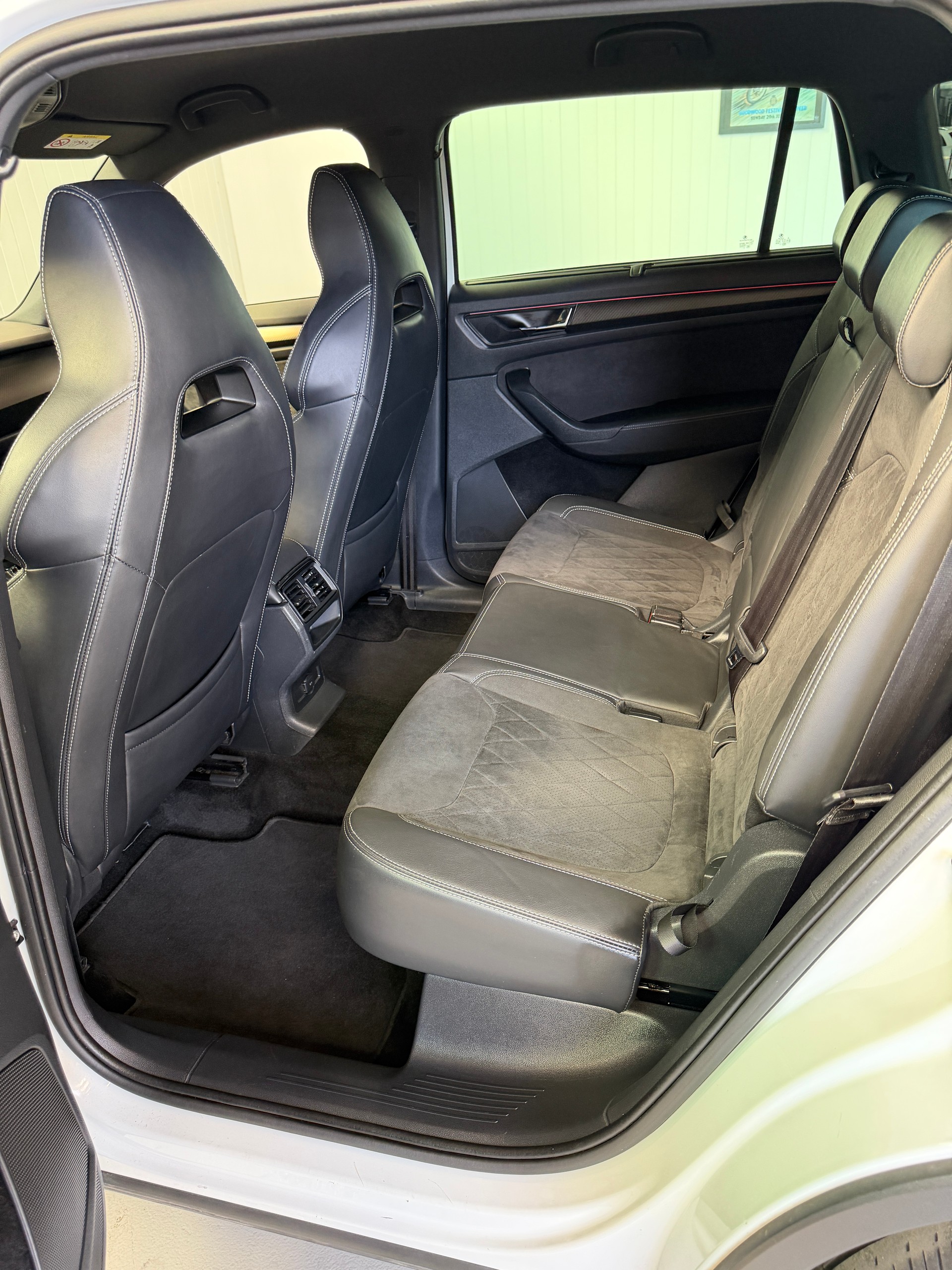 SKODA Kodiaq 2.0 TDI CR Sport Line 4x4 DSG, ab MFK und Service, 7 Plätze-image-13