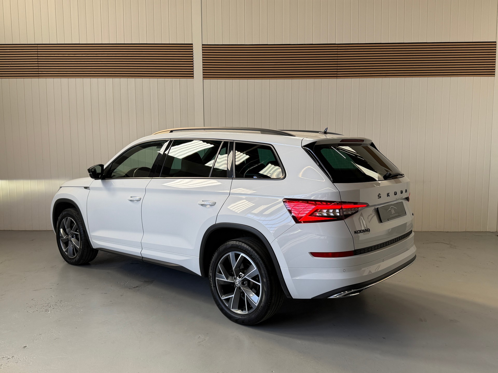 SKODA Kodiaq 2.0 TDI CR Sport Line 4x4 DSG, ab MFK und Service, 7 Plätze-image-2