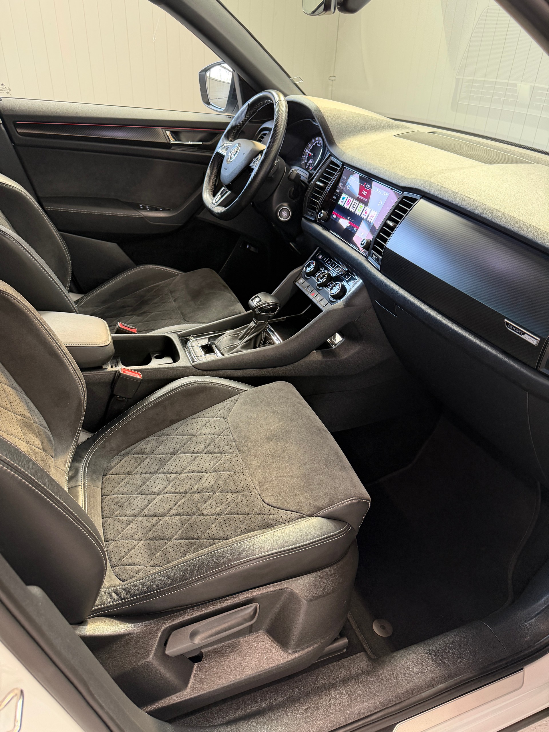 SKODA Kodiaq 2.0 TDI CR Sport Line 4x4 DSG, ab MFK und Service, 7 Plätze-image-10