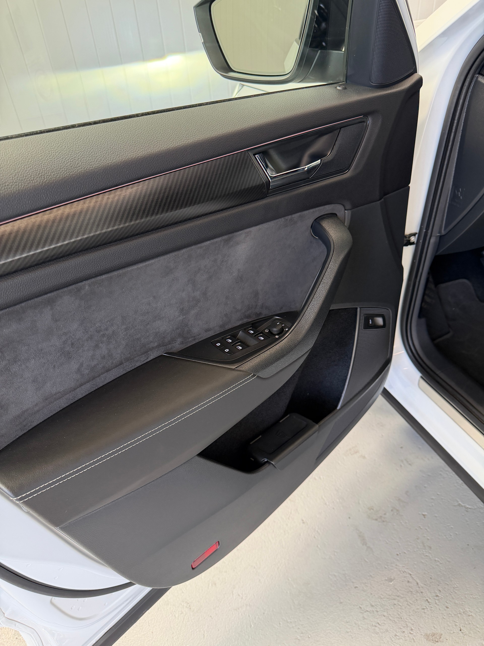SKODA Kodiaq 2.0 TDI CR Sport Line 4x4 DSG, ab MFK und Service, 7 Plätze-image-19