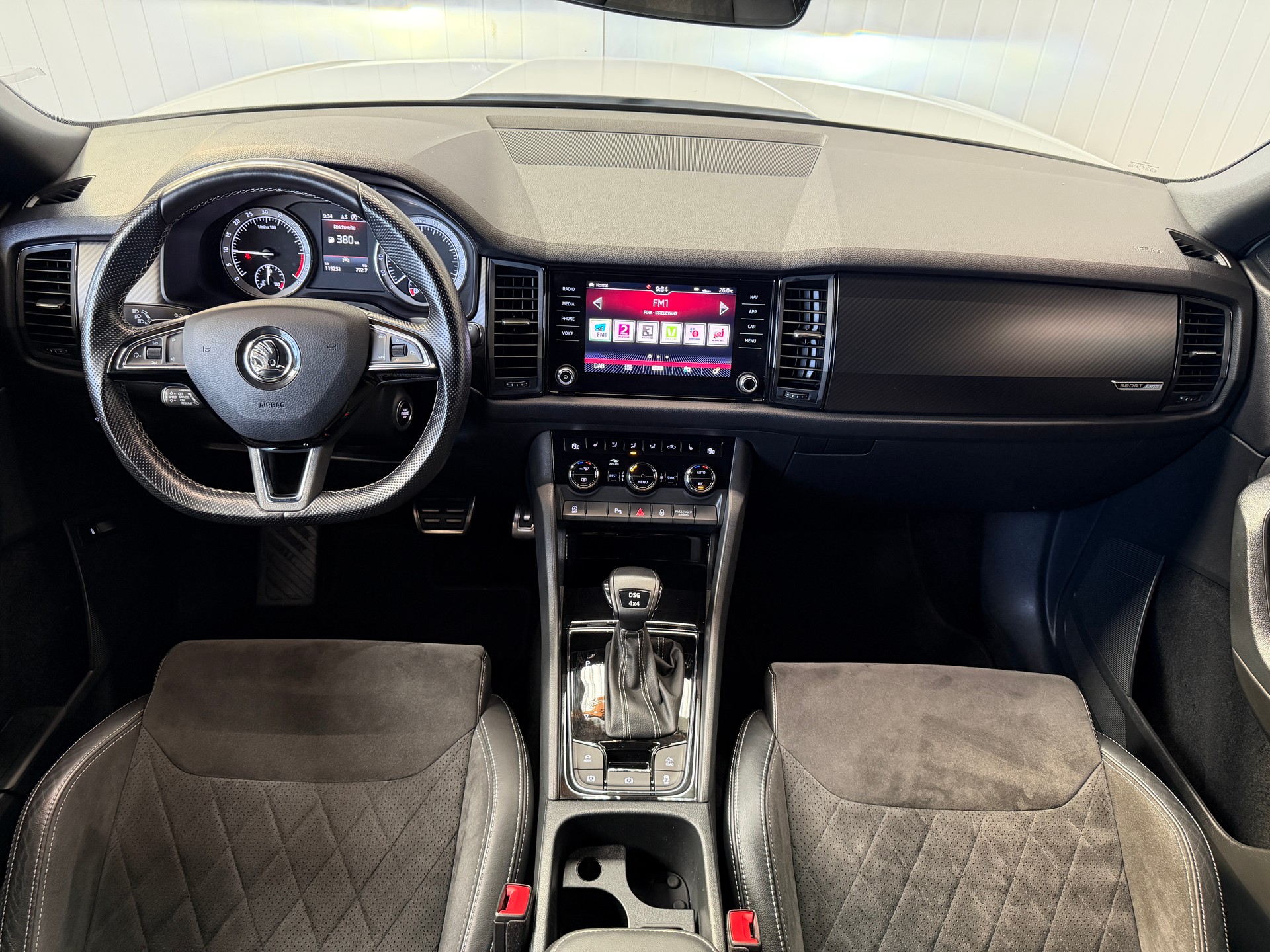 SKODA Kodiaq 2.0 TDI CR Sport Line 4x4 DSG, ab MFK und Service, 7 Plätze-image-9
