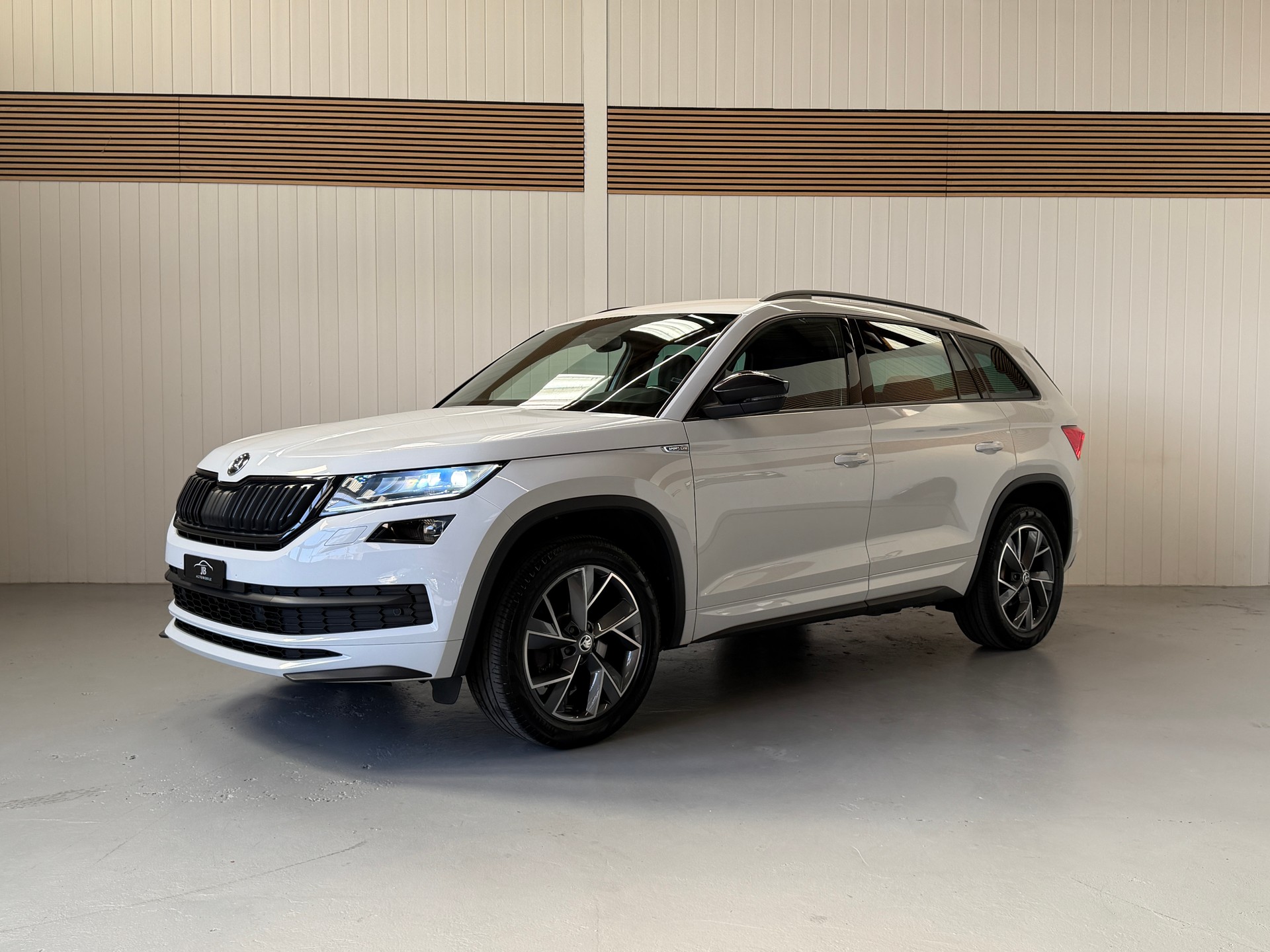 SKODA Kodiaq 2.0 TDI CR Sport Line 4x4 DSG, ab MFK und Service, 7 Plätze-image-0
