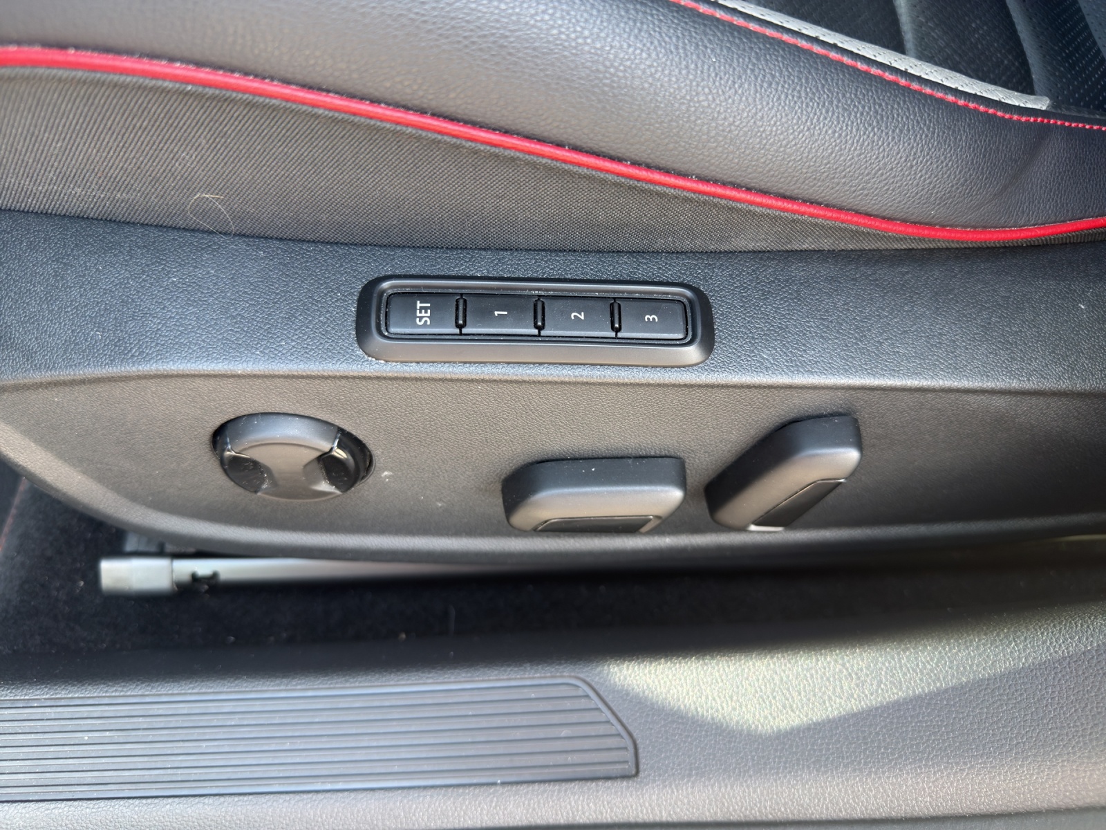 VW Golf 2.0 TSI GTI DSG-image-11