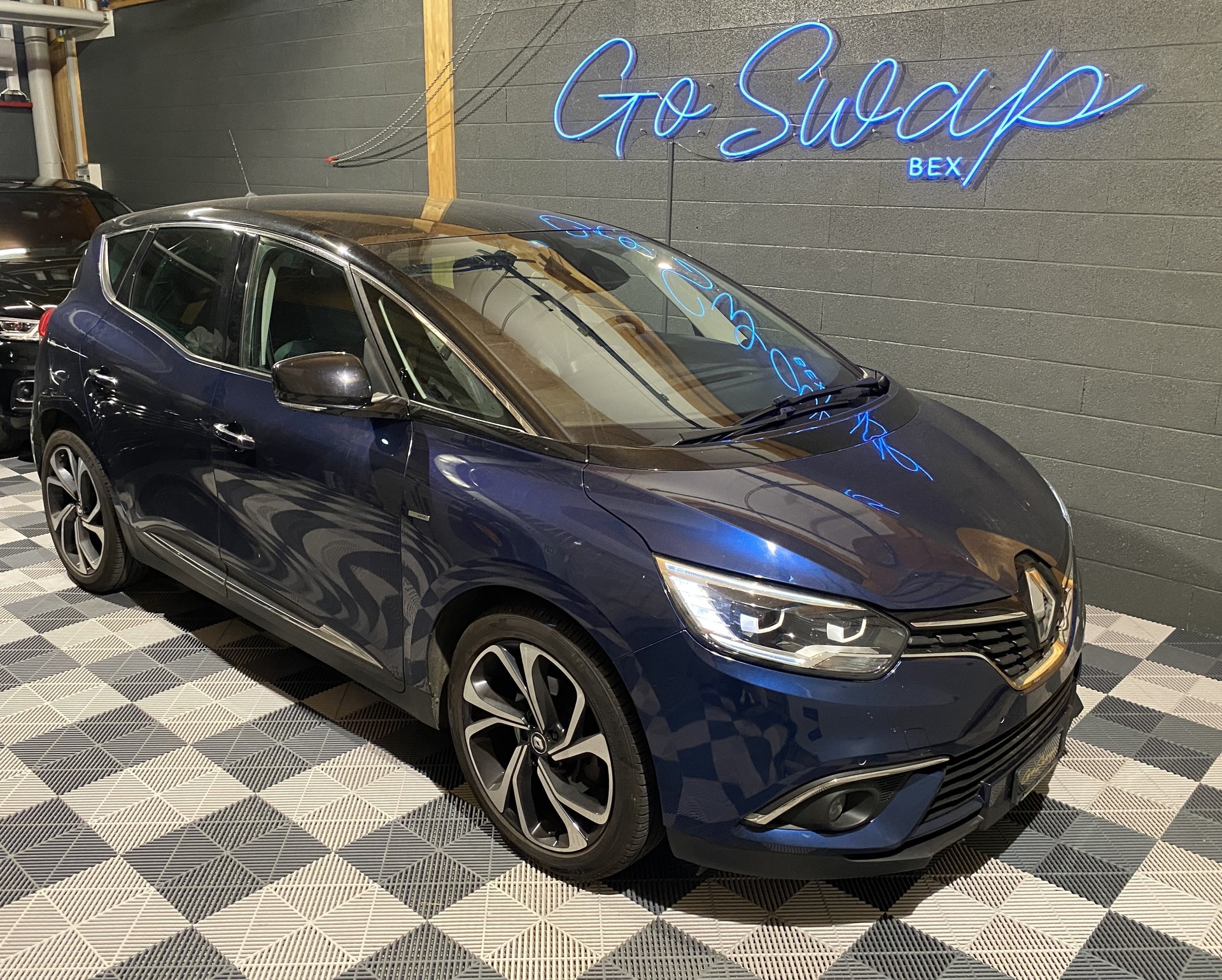 RENAULT Scénic 1.2 16V Turbo Bose-image-0