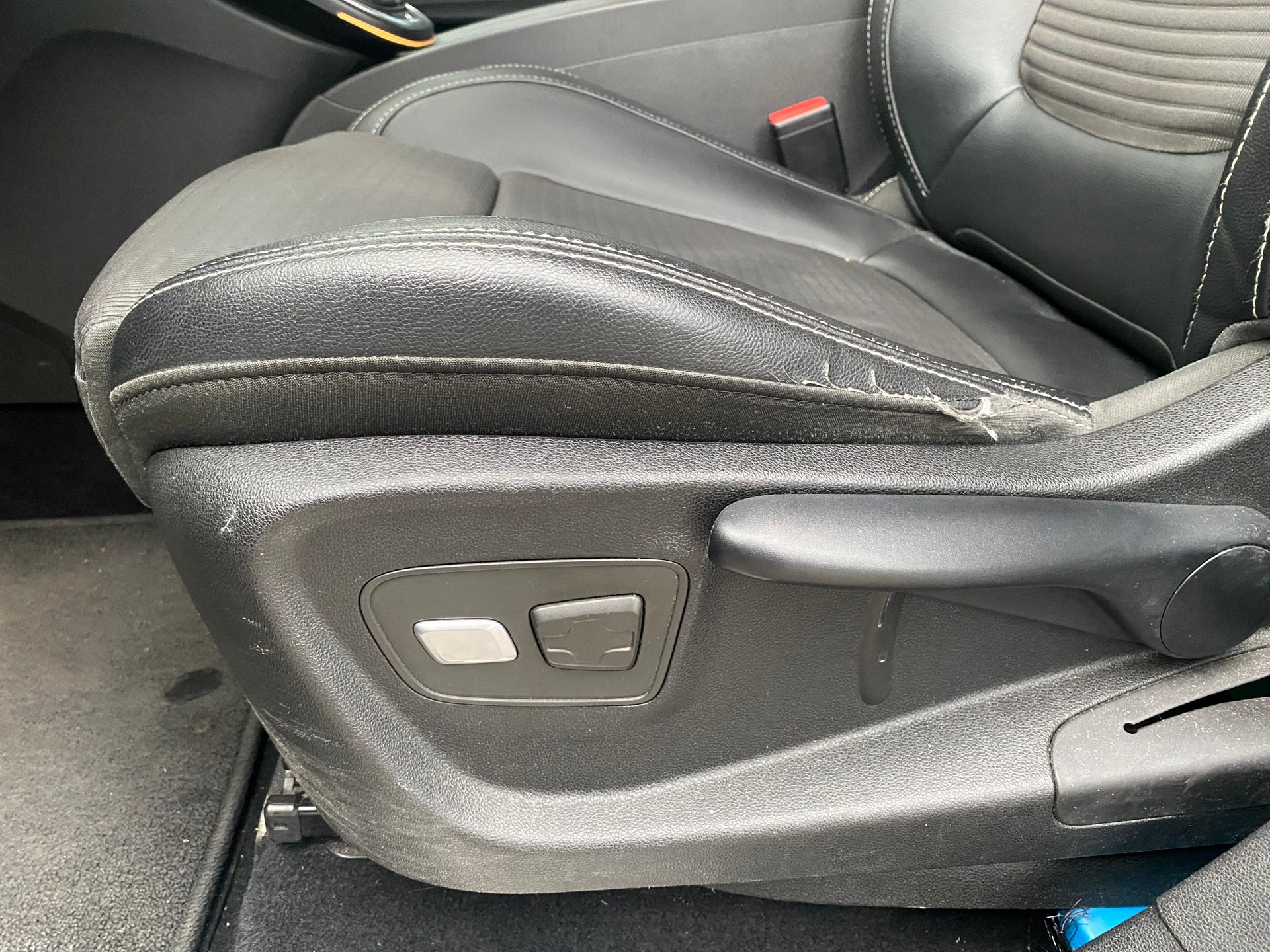 RENAULT Scénic 1.2 16V Turbo Bose-image-16