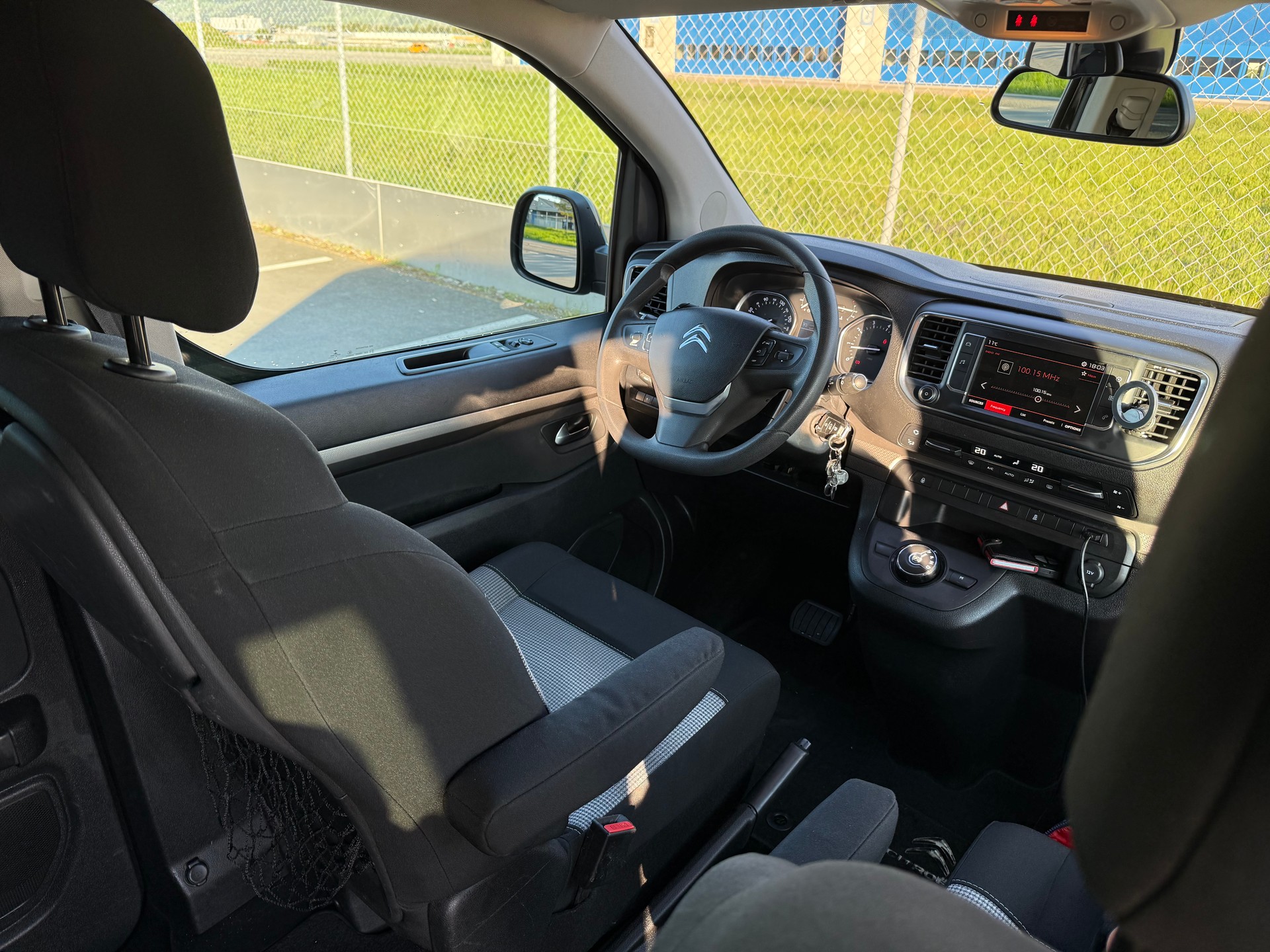 CITROEN 2.0 BlueHDi 180 Feel M-image-2
