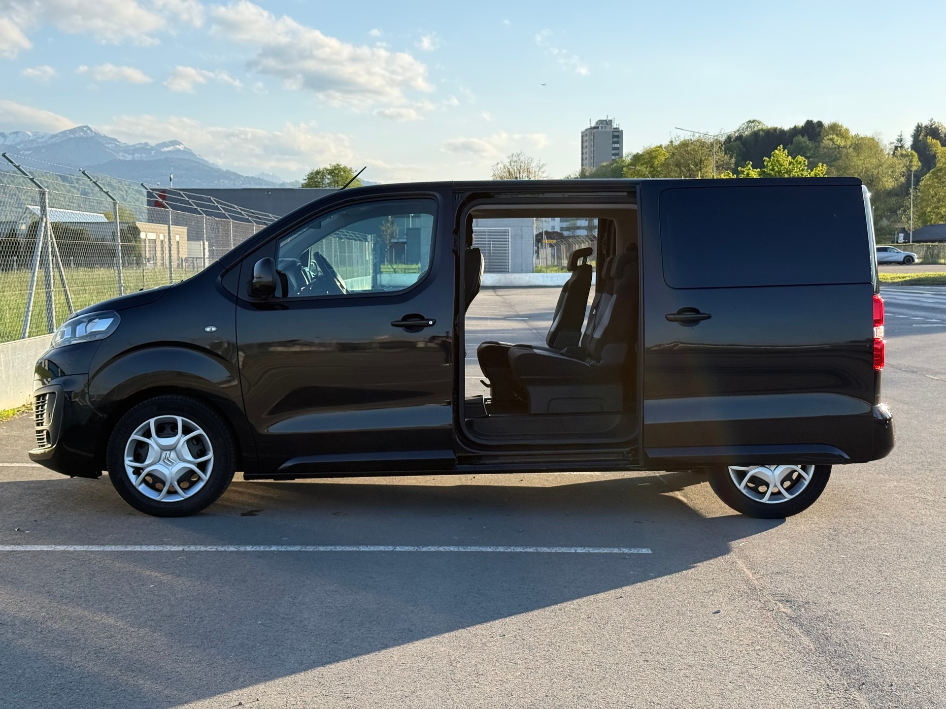 CITROEN 2.0 BlueHDi 180 Feel M-image-1