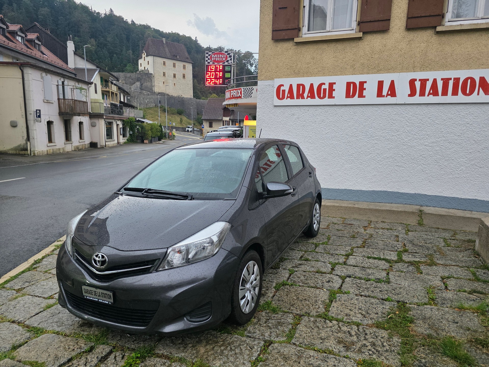 TOYOTA Yaris 1.33 Sol-image-0