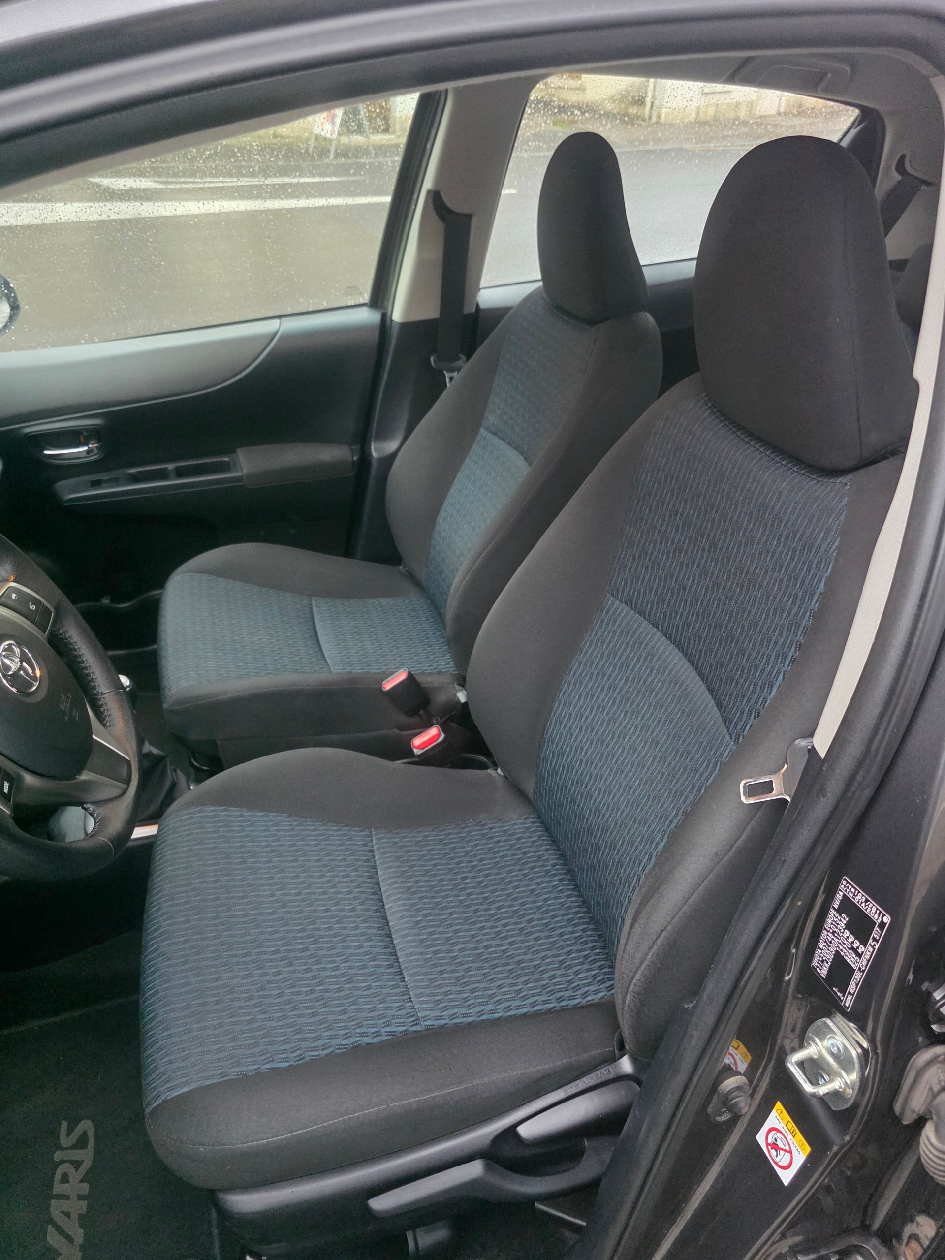 TOYOTA Yaris 1.33 Sol-image-11