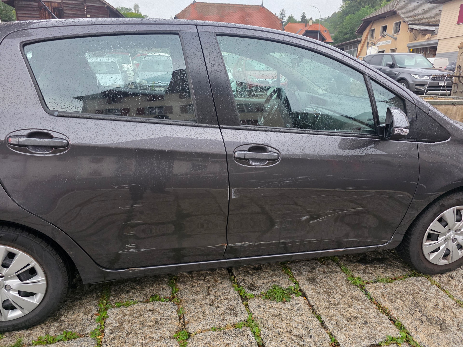 TOYOTA Yaris 1.33 Sol-image-3