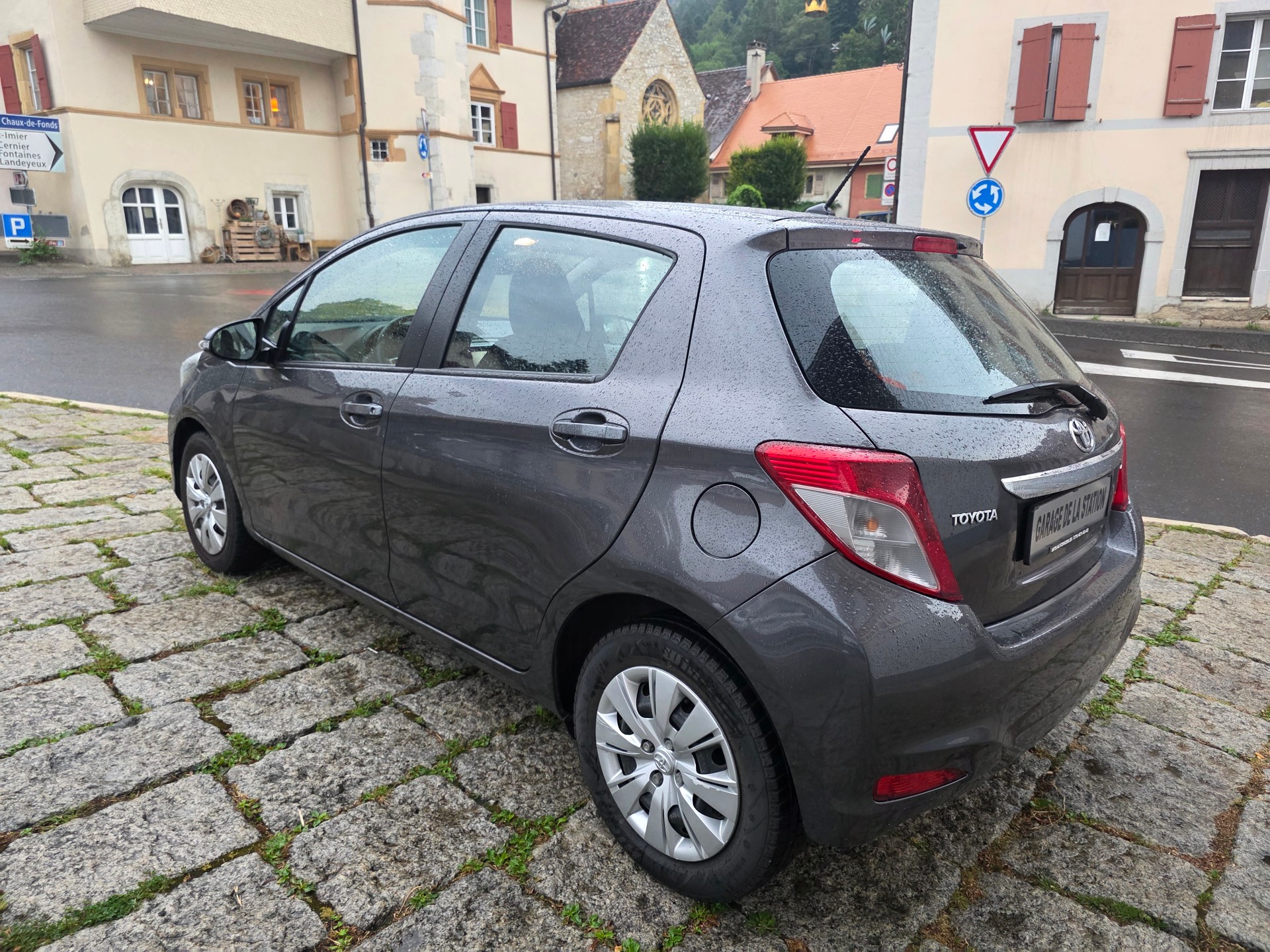 TOYOTA Yaris 1.33 Sol-image-7