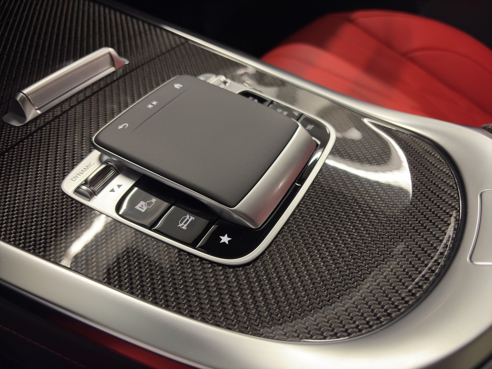 MERCEDES-BENZ G 63 AMG-image-8