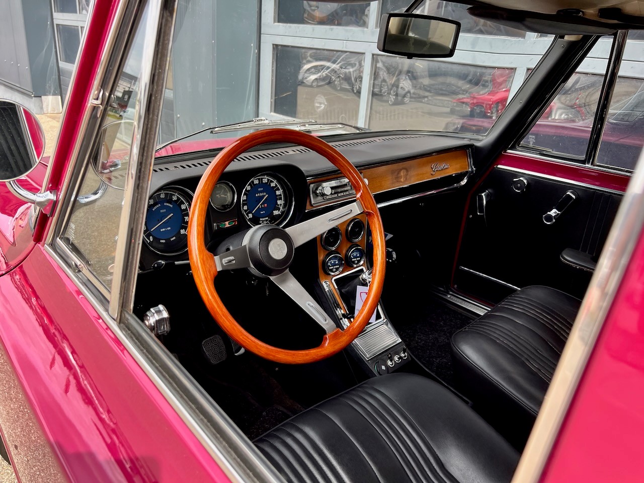 ALFA ROMEO Giulia Nuova Super 1300-image-8