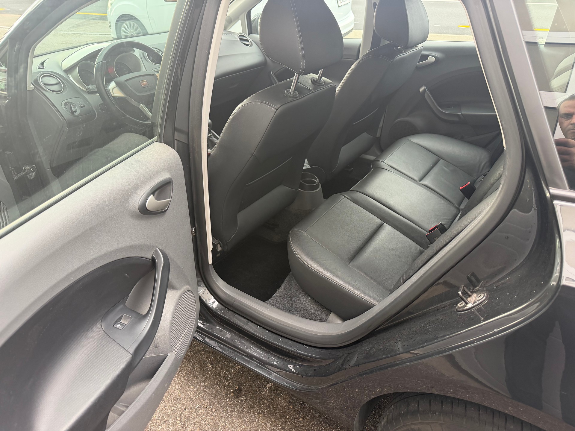 SEAT Ibiza ST 1.2 TSI Style DSG-image-8