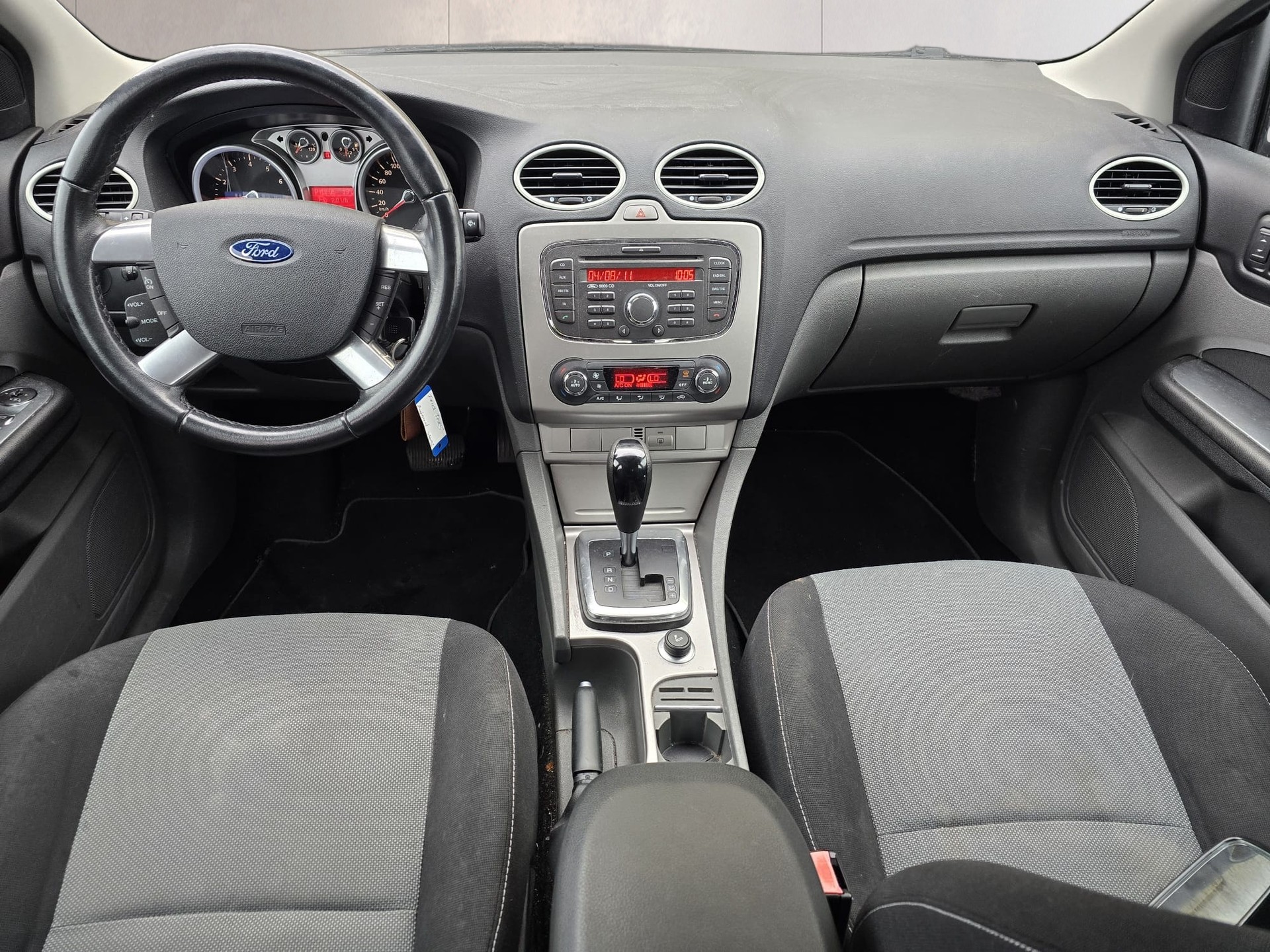 FORD Focus 2.0i Carving Automatic-image-8