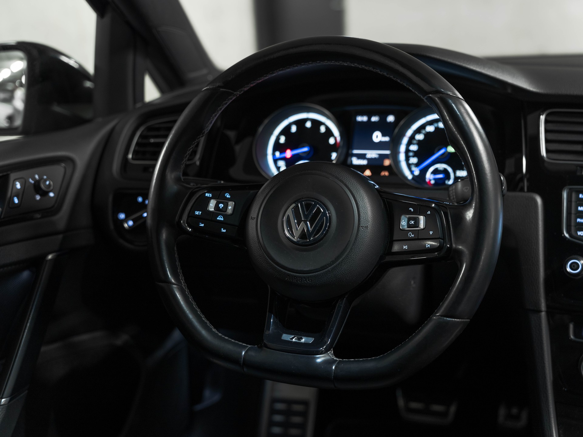 VW Golf 2.0 TSI R 4Motion DSG KROKOGOLF-image-15