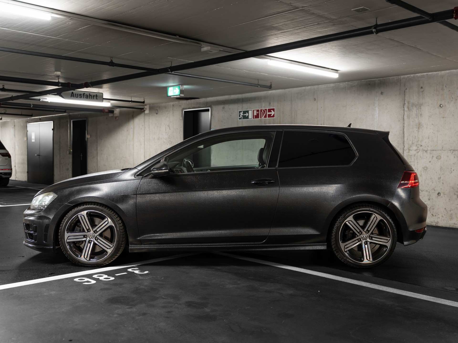 VW Golf 2.0 TSI R 4Motion DSG KROKOGOLF-image-4