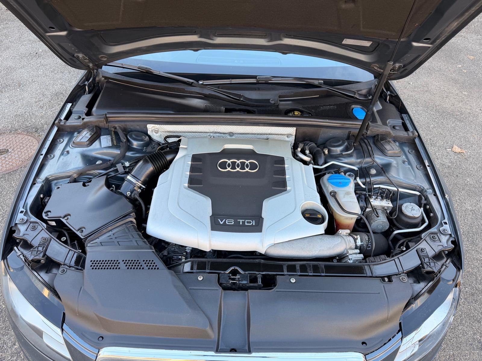 AUDI A4 Avant 3.0 TDI quattro S-tronic-image-8