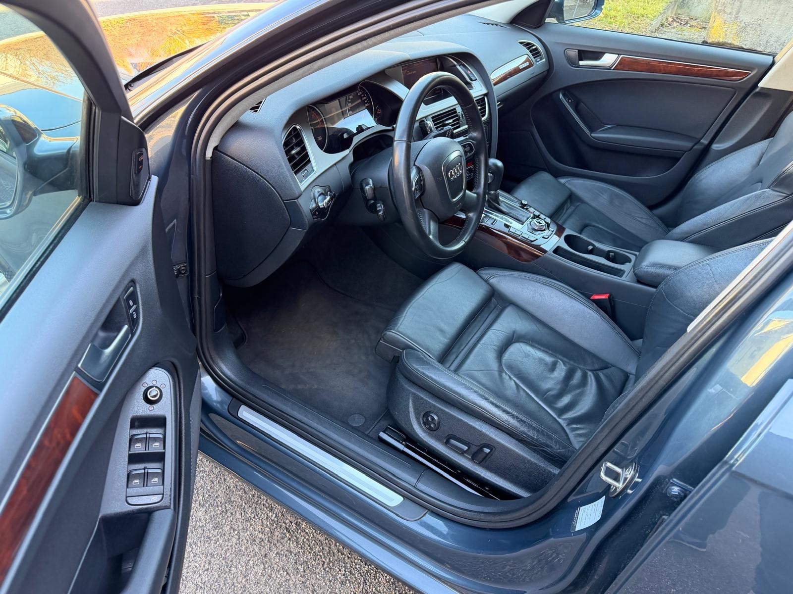 AUDI A4 Avant 3.0 TDI quattro S-tronic-image-9