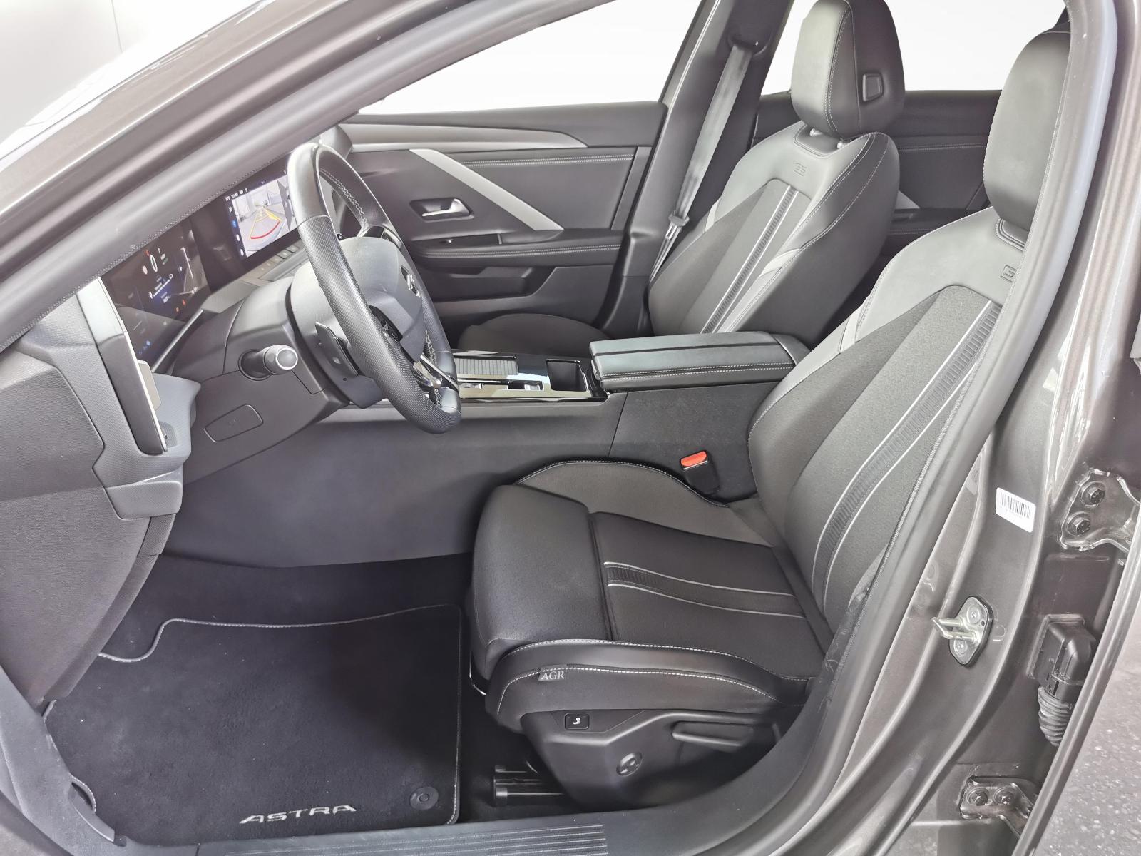 OPEL Astra Sports Tourer 1.6 T PHEV 180 Swiss Plus-image-1