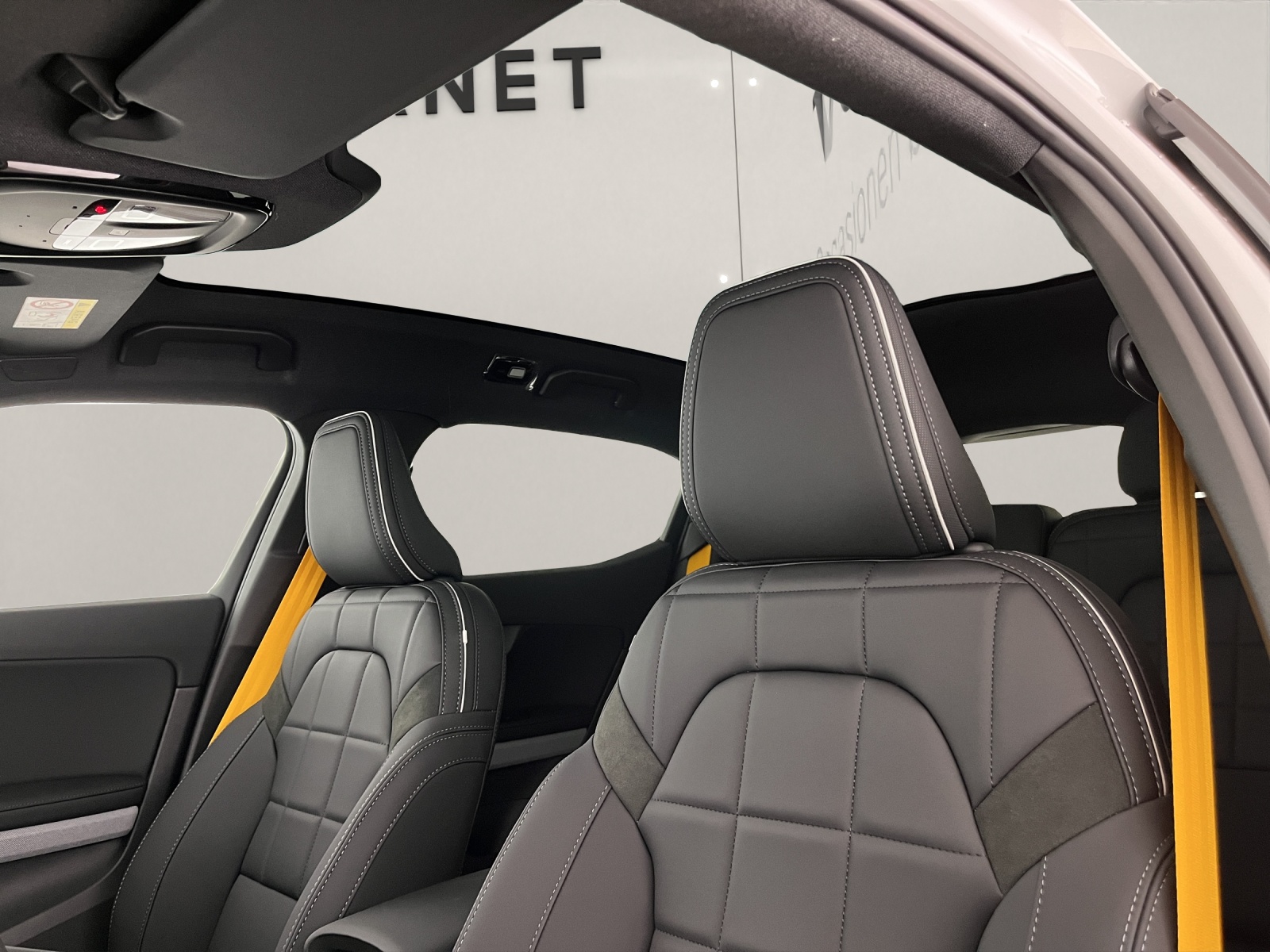 POLESTAR 2 Long Range Dual Motor Performance Prime-image-10