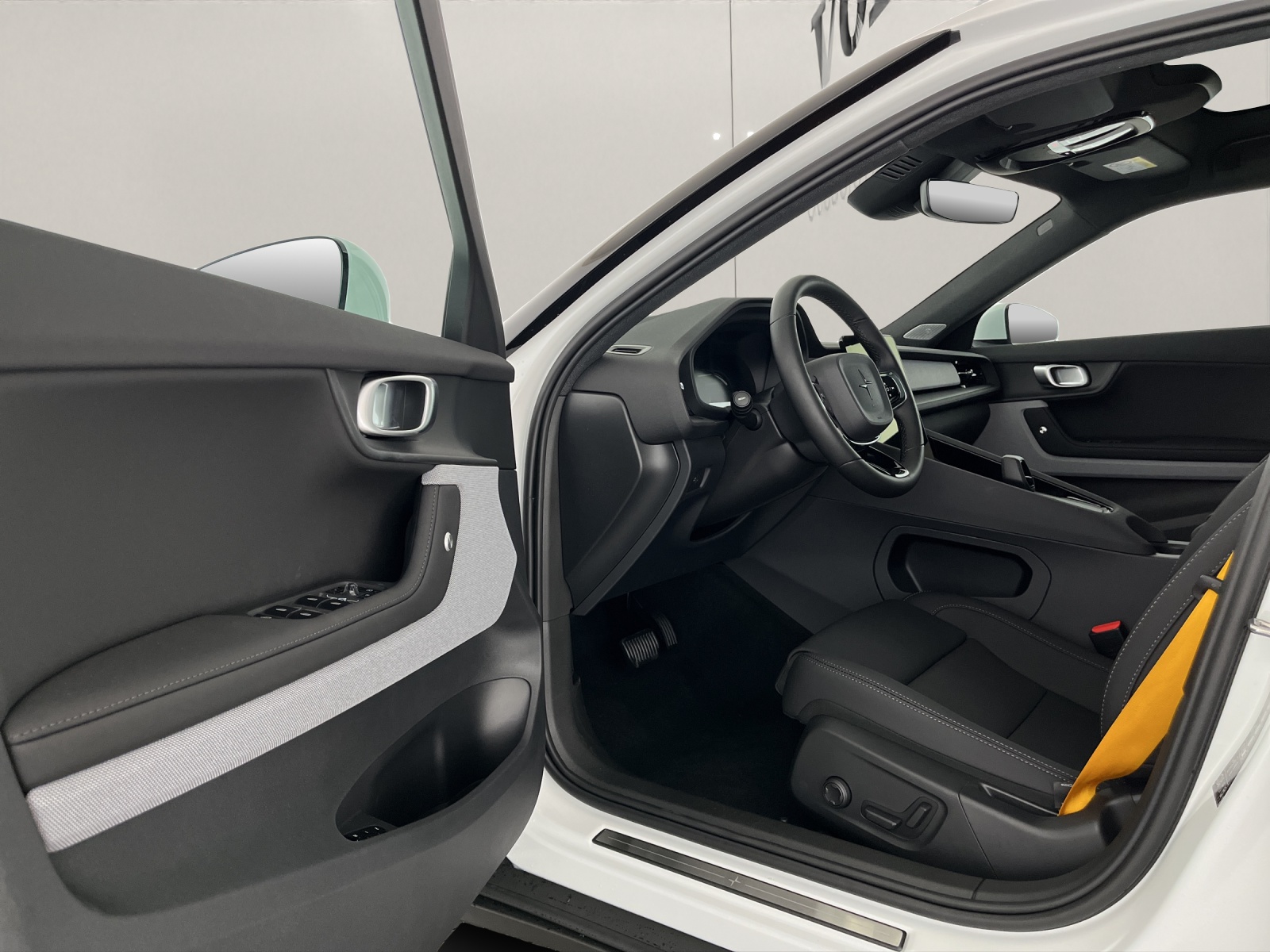 POLESTAR 2 Long Range Dual Motor Performance Prime-image-7