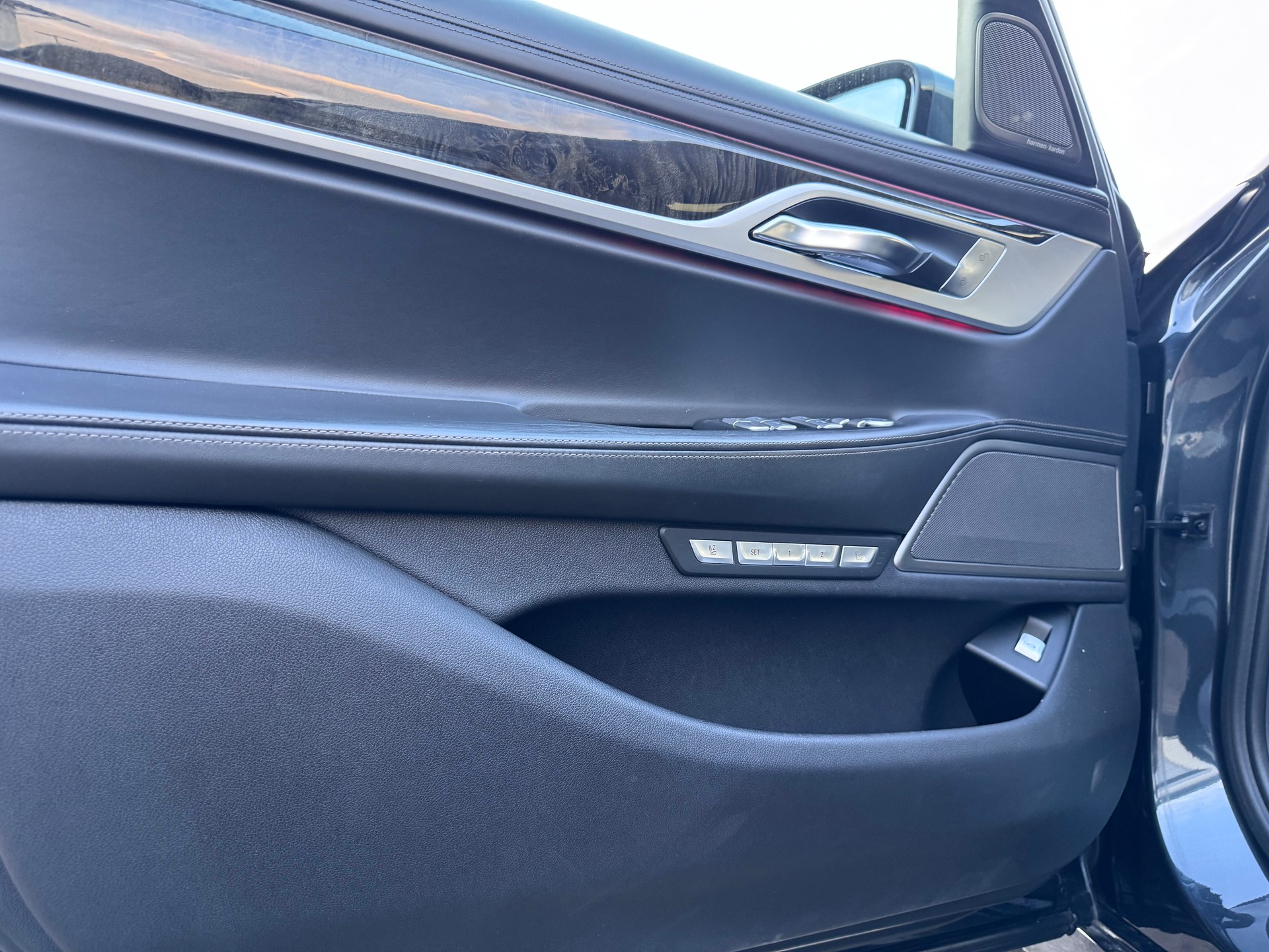 BMW 730d xDrive Steptronic-image-11