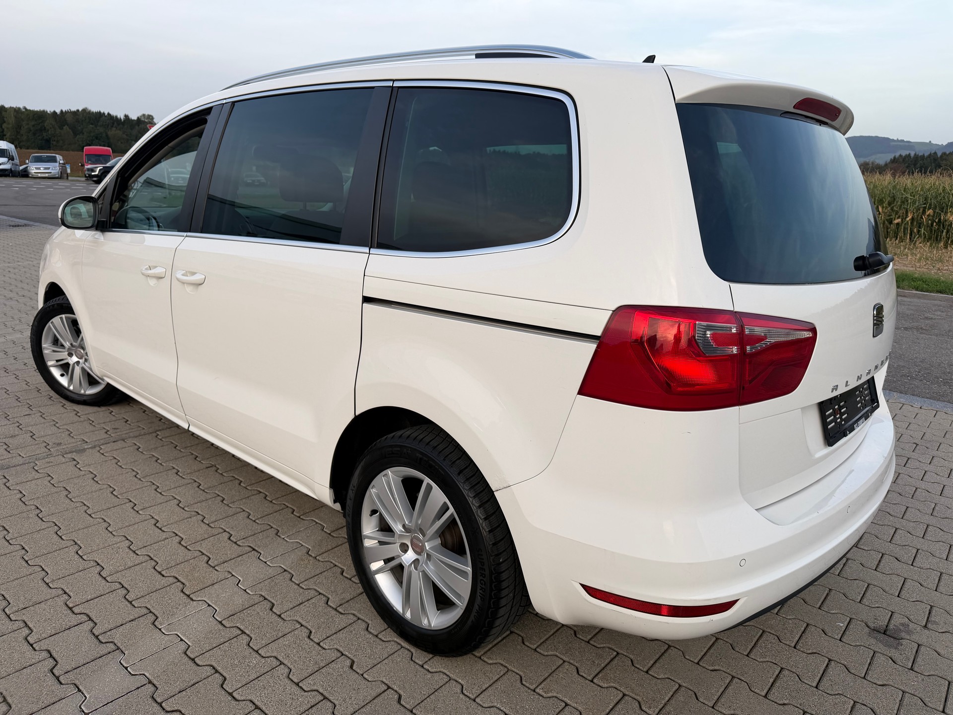 SEAT Alhambra 2.0 TDI Style Viva 4x4 * 7 Sitzplätze *-image-2