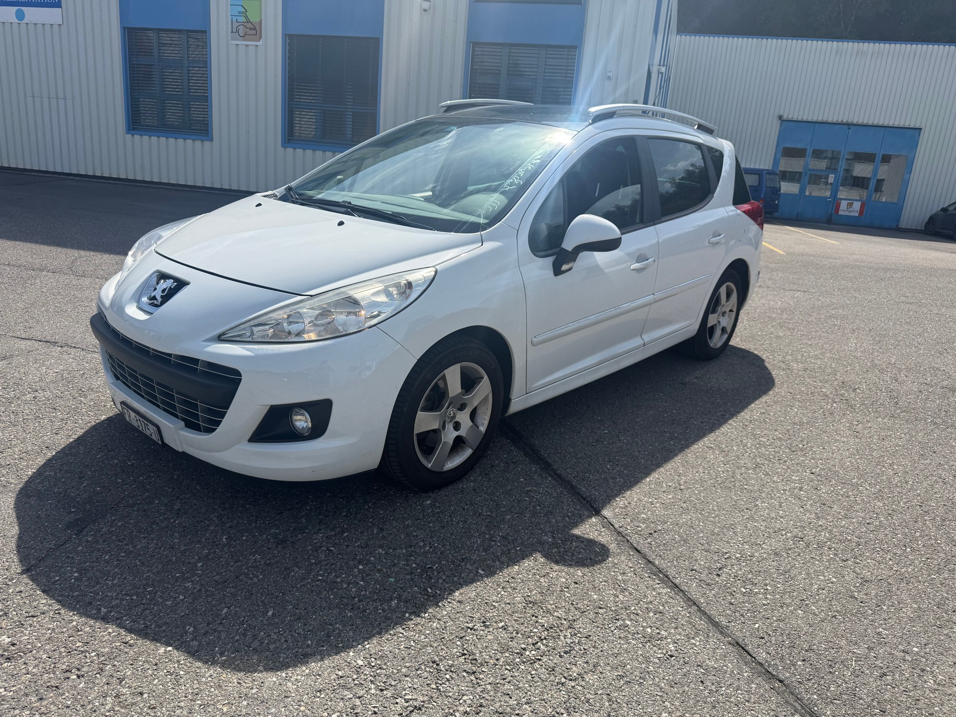 PEUGEOT 207 SW 1.6 16V Allure Automatic-image-0