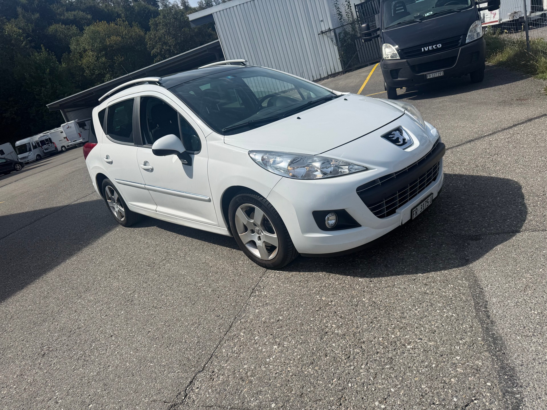 PEUGEOT 207 SW 1.6 16V Allure Automatic-image-2
