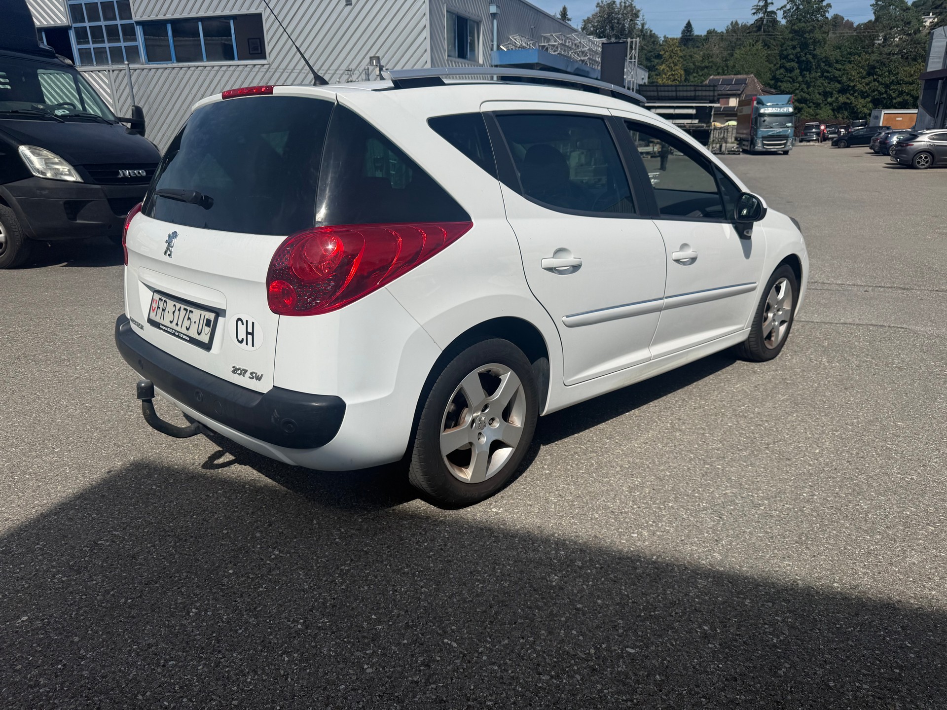 PEUGEOT 207 SW 1.6 16V Allure Automatic-image-3