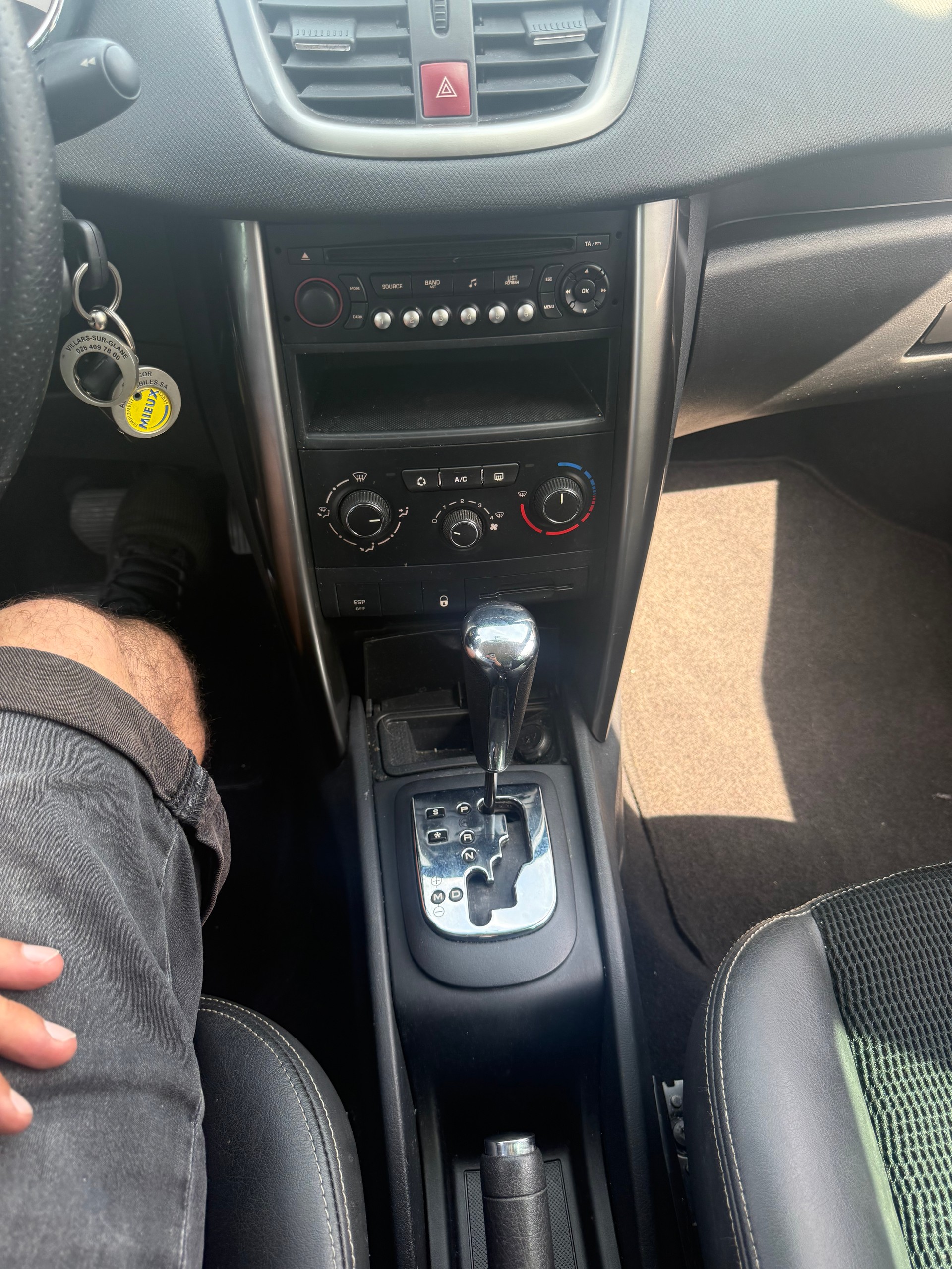 PEUGEOT 207 SW 1.6 16V Allure Automatic-image-10