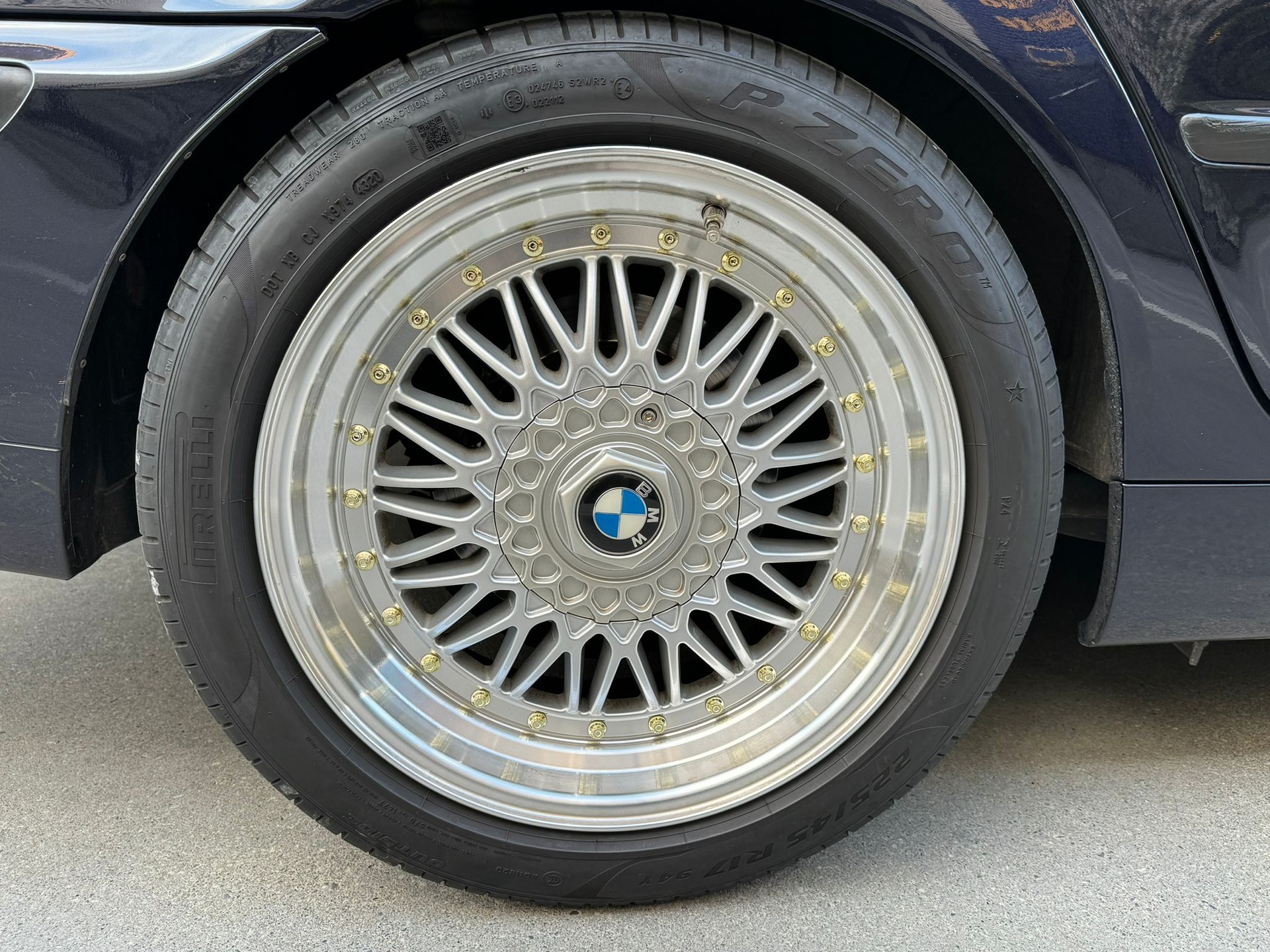 BMW 318i-image-10